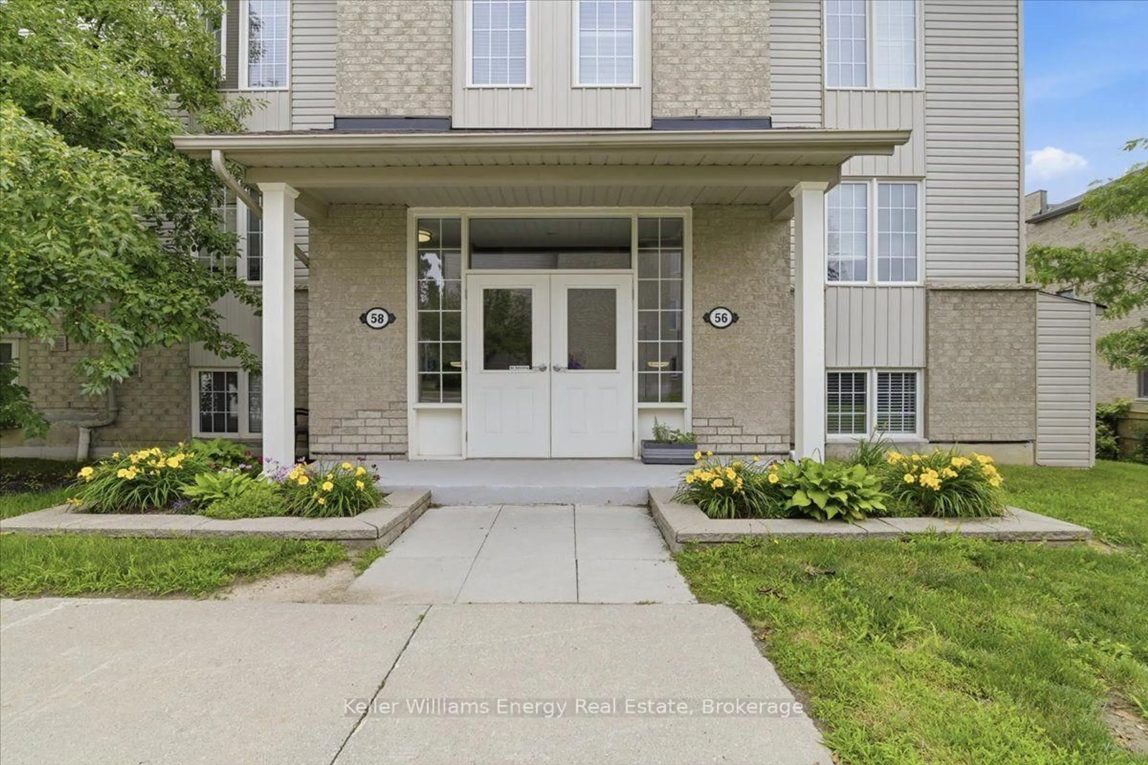 Indoor entryway for 56 Petra Way #1, Whitby Ontario L1R 0A4
