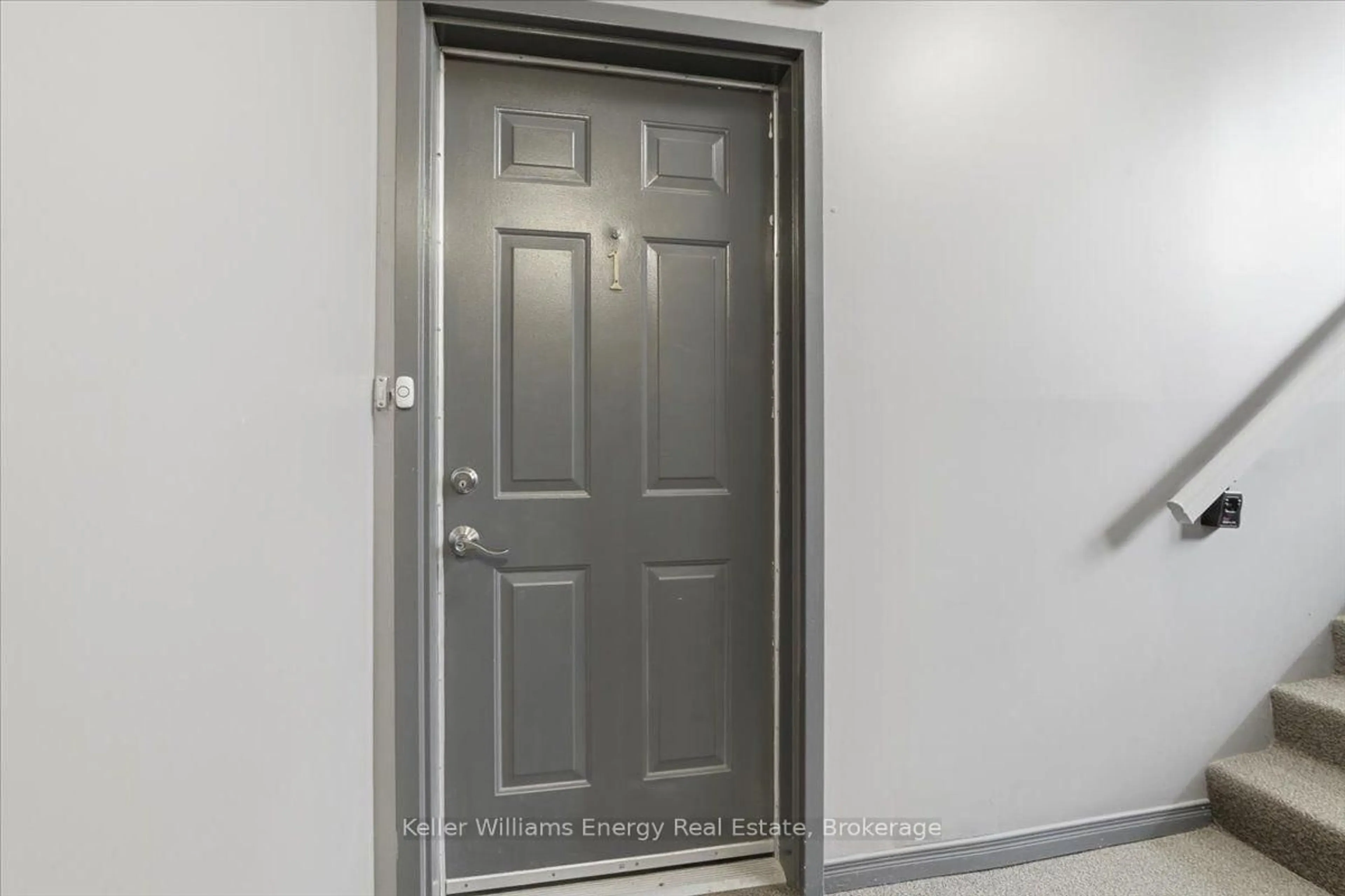 Indoor entryway for 56 Petra Way #1, Whitby Ontario L1R 0A4