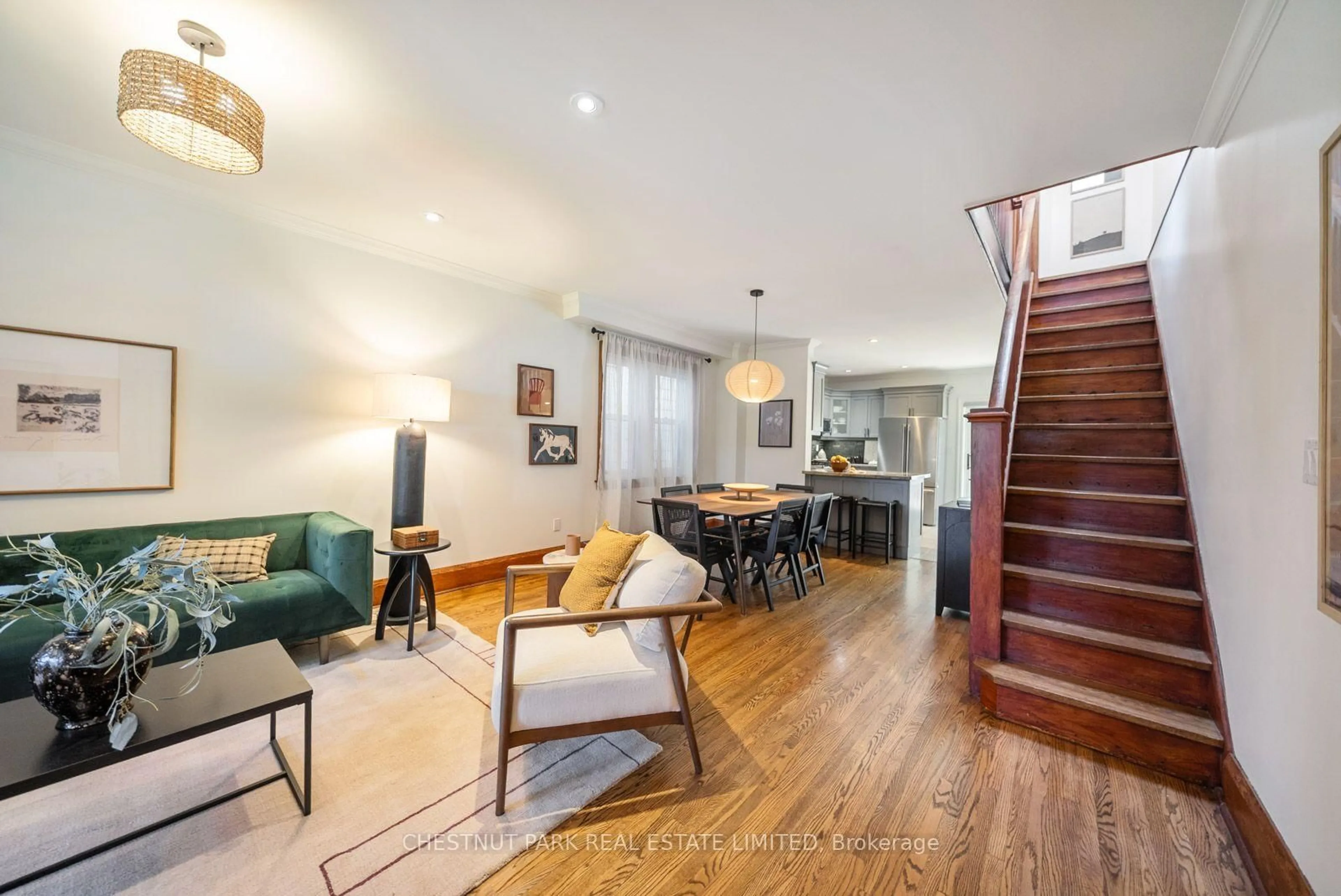 Unknown for 266 Queensdale Ave, Toronto Ontario M4C 2B2
