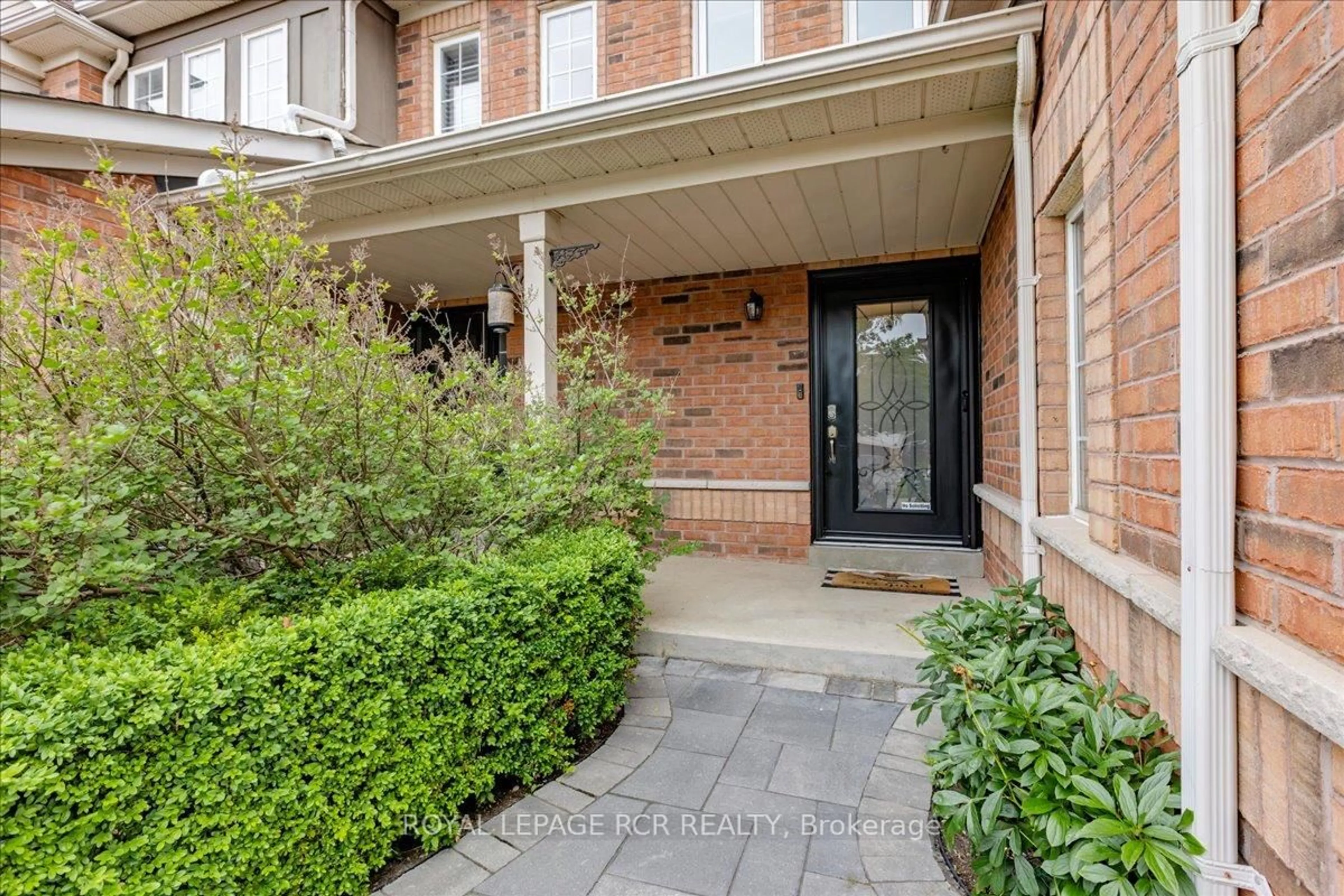 Unknown for 54 Breakwater Dr, Whitby Ontario L1N 9N7