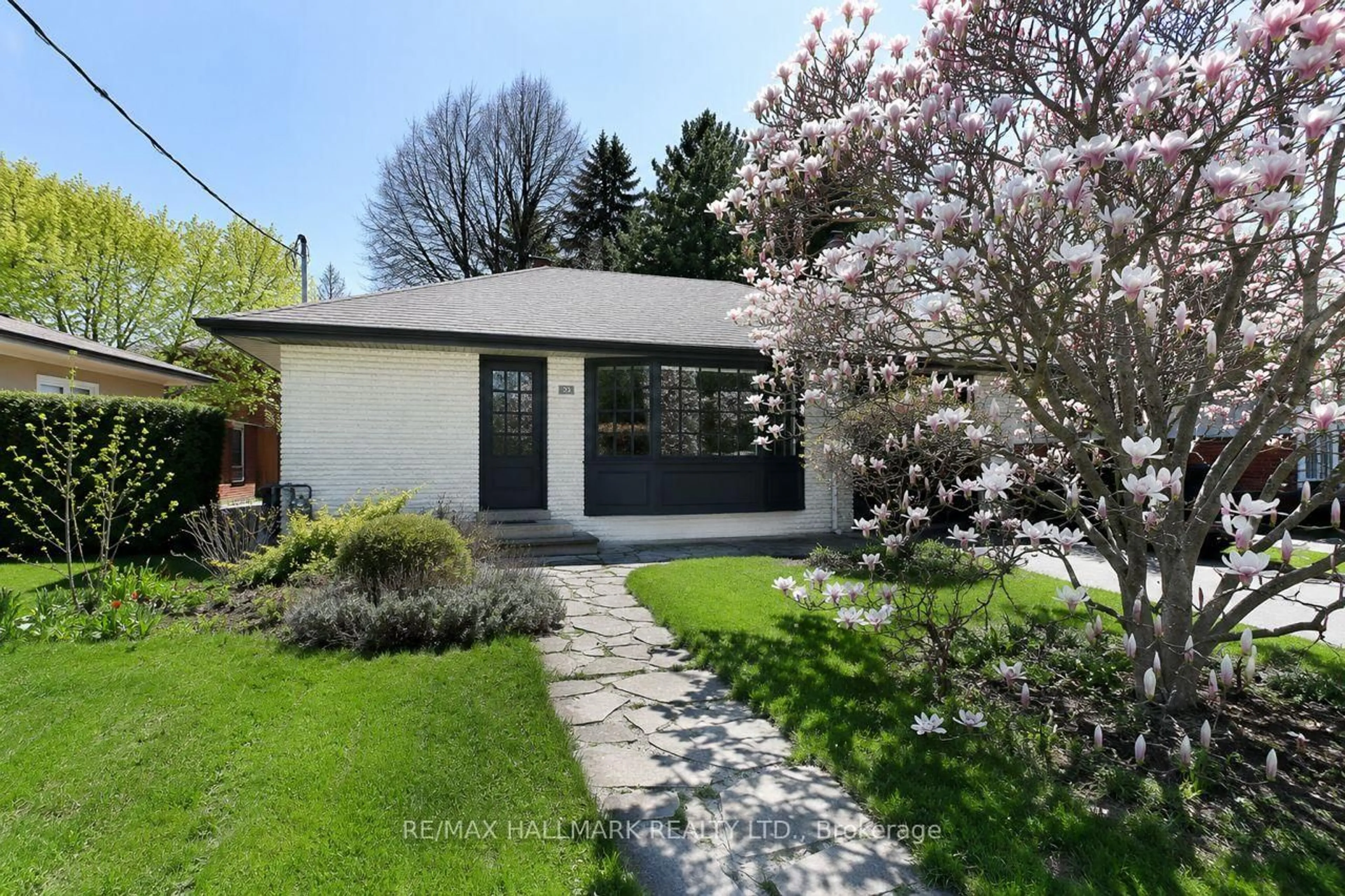 Home with vinyl exterior material, street for 33 Stag Hill Dr, Toronto Ontario M4B 1K8