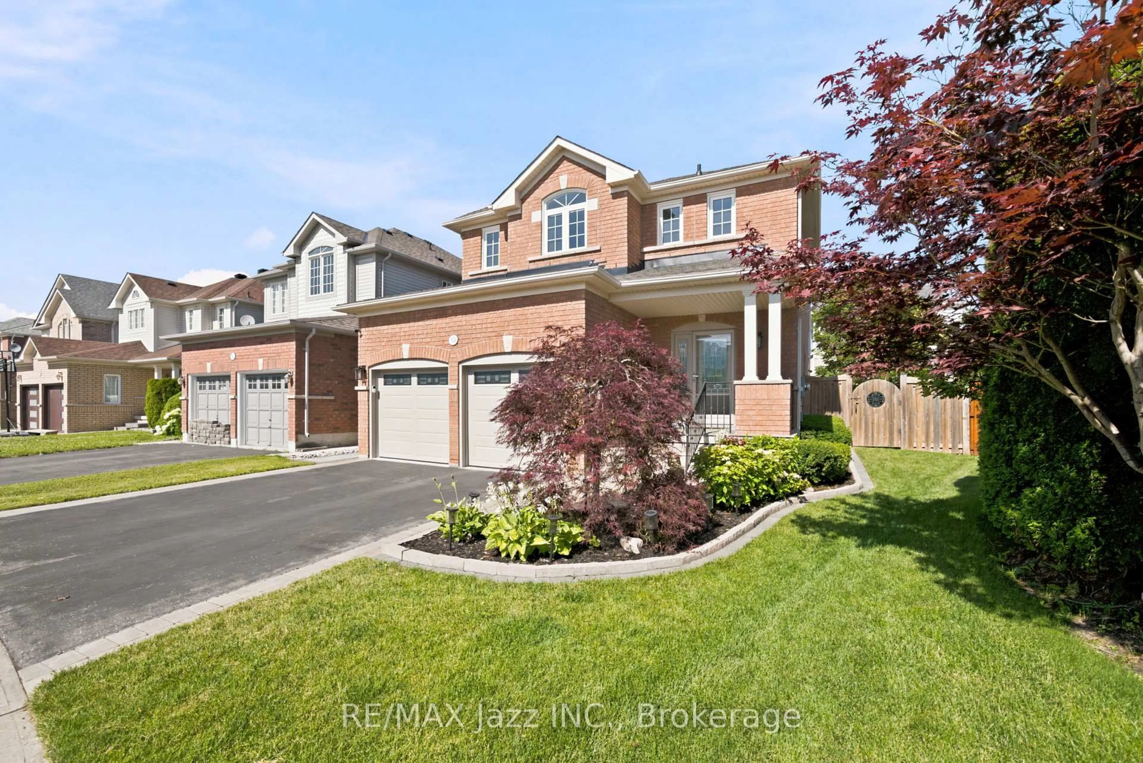 Home with brick exterior material, street for 1824 Birchview Dr, Oshawa Ontario L1K 3B9