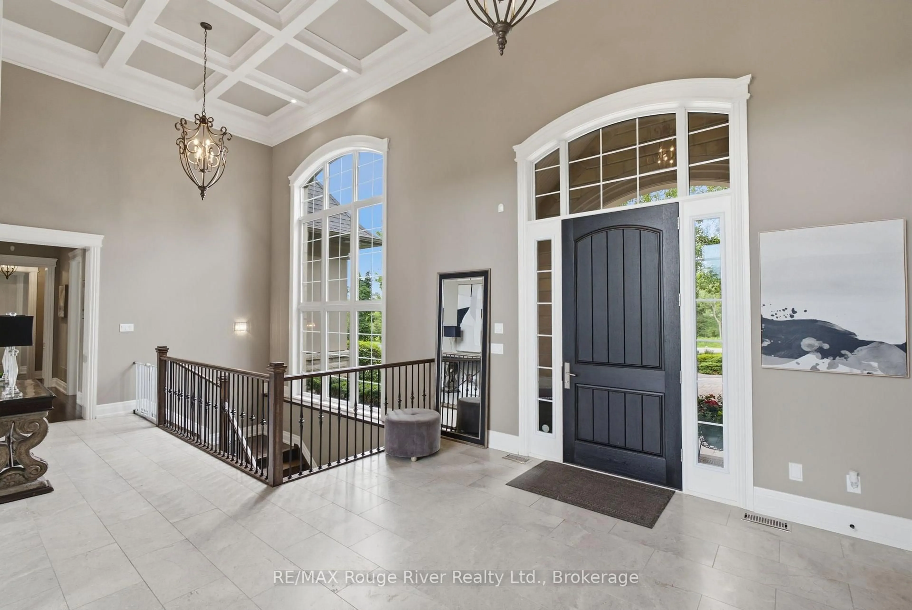 Indoor entryway for 3405 Sideline 4 Rd, Pickering Ontario L1X 0A3