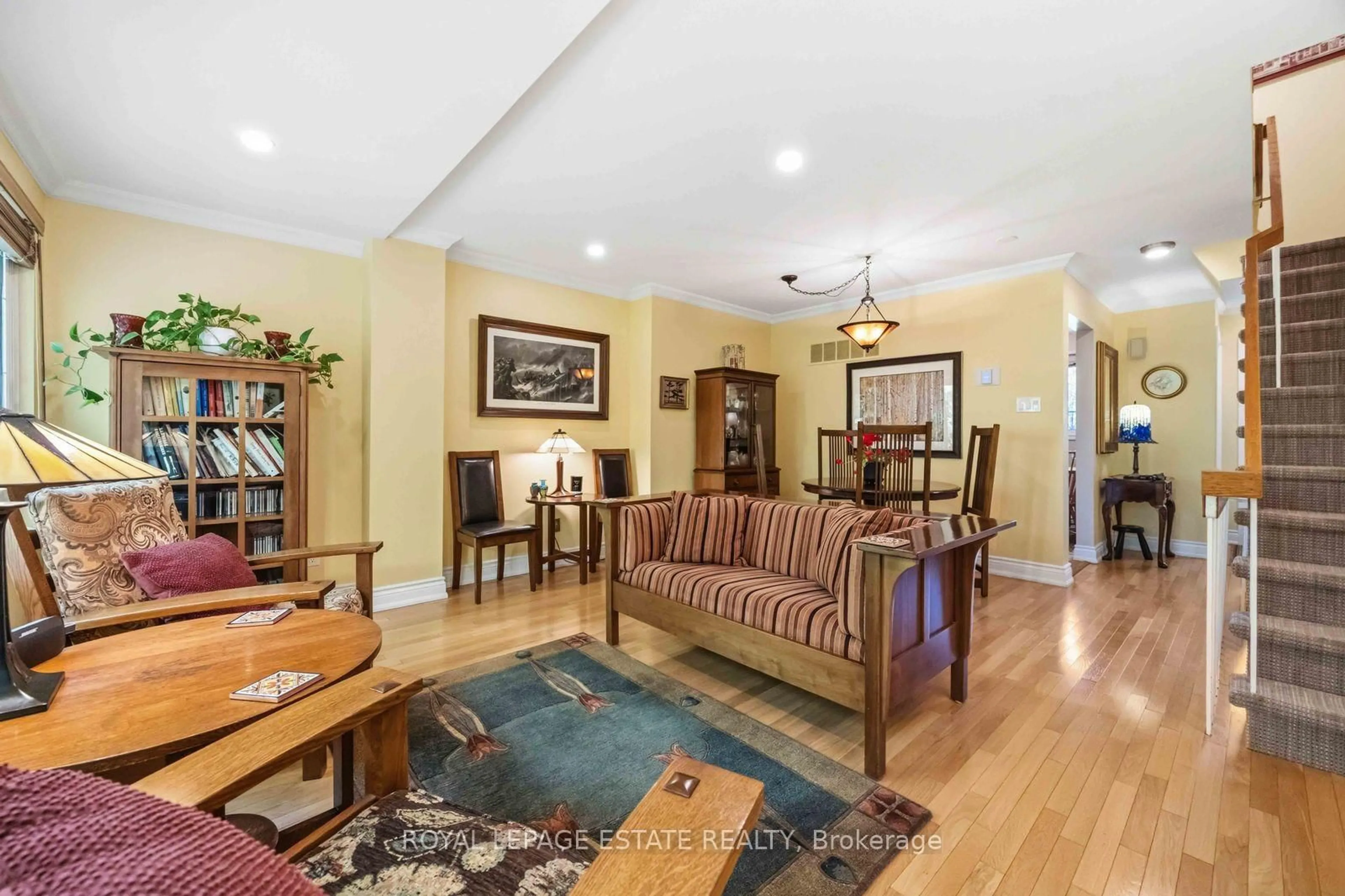 Unknown for 90 Edgewood Ave #123, Toronto Ontario M4L 3H1