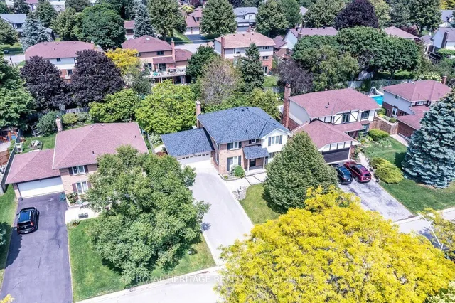 15 Cadby Rd, Ajax 4