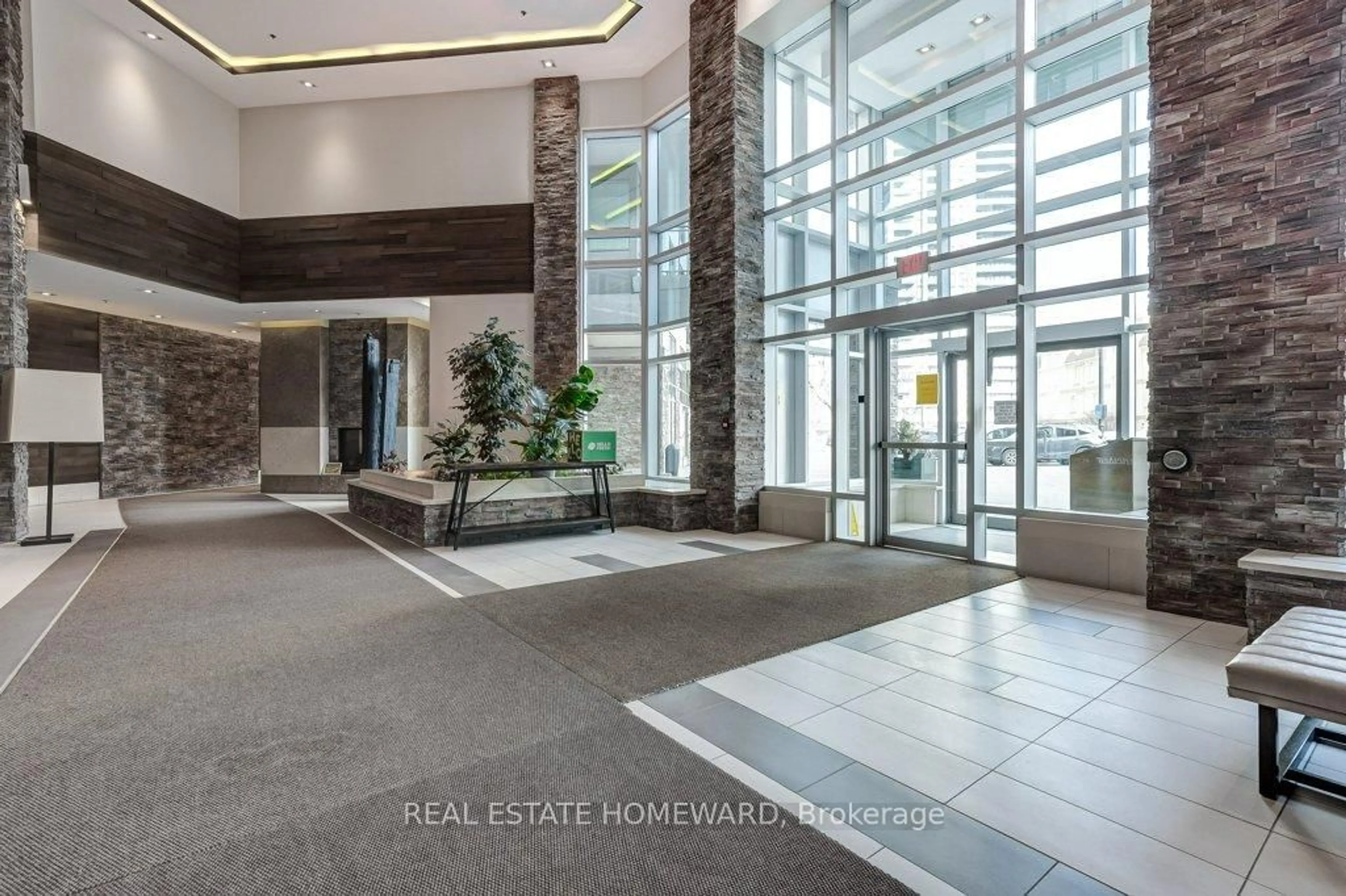 Indoor foyer for 1215 Bayly St #501, Pickering Ontario L1W 0B4
