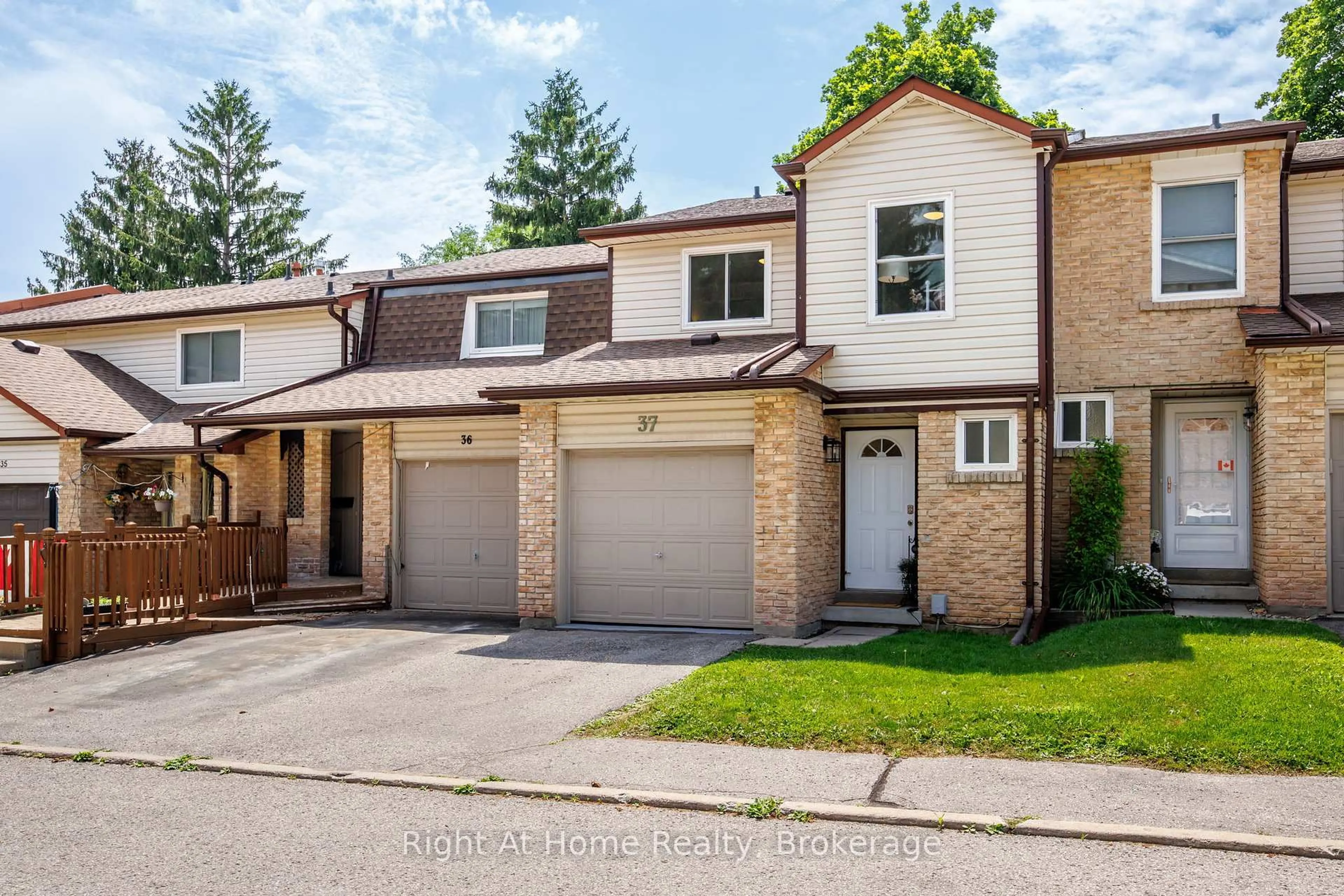 Unknown for 1330 Trowbridge Dr #37, Oshawa Ontario L1G 7L1