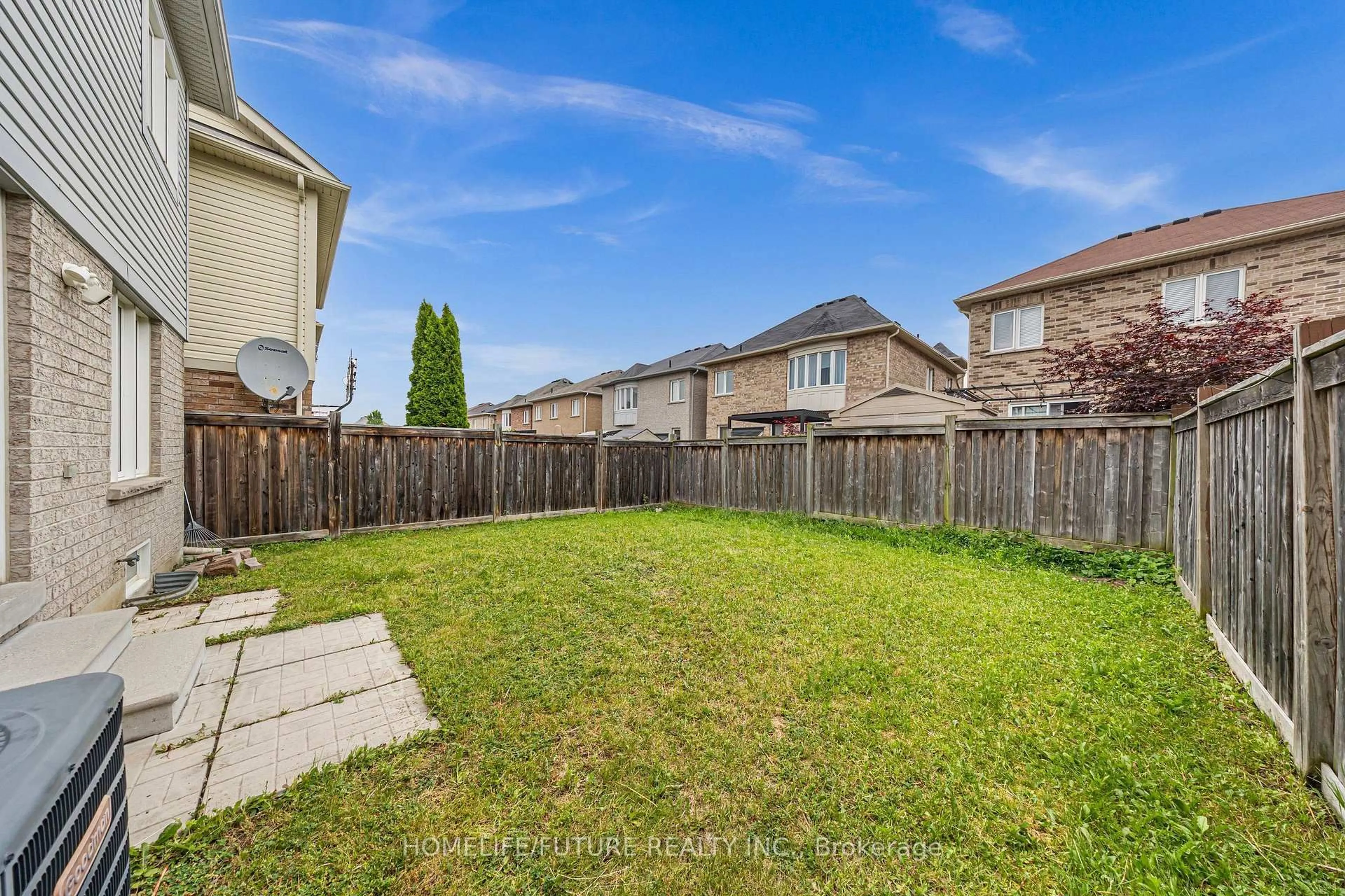 Patio, street for 54 Oswell Dr, Ajax Ontario L1Z 0L4