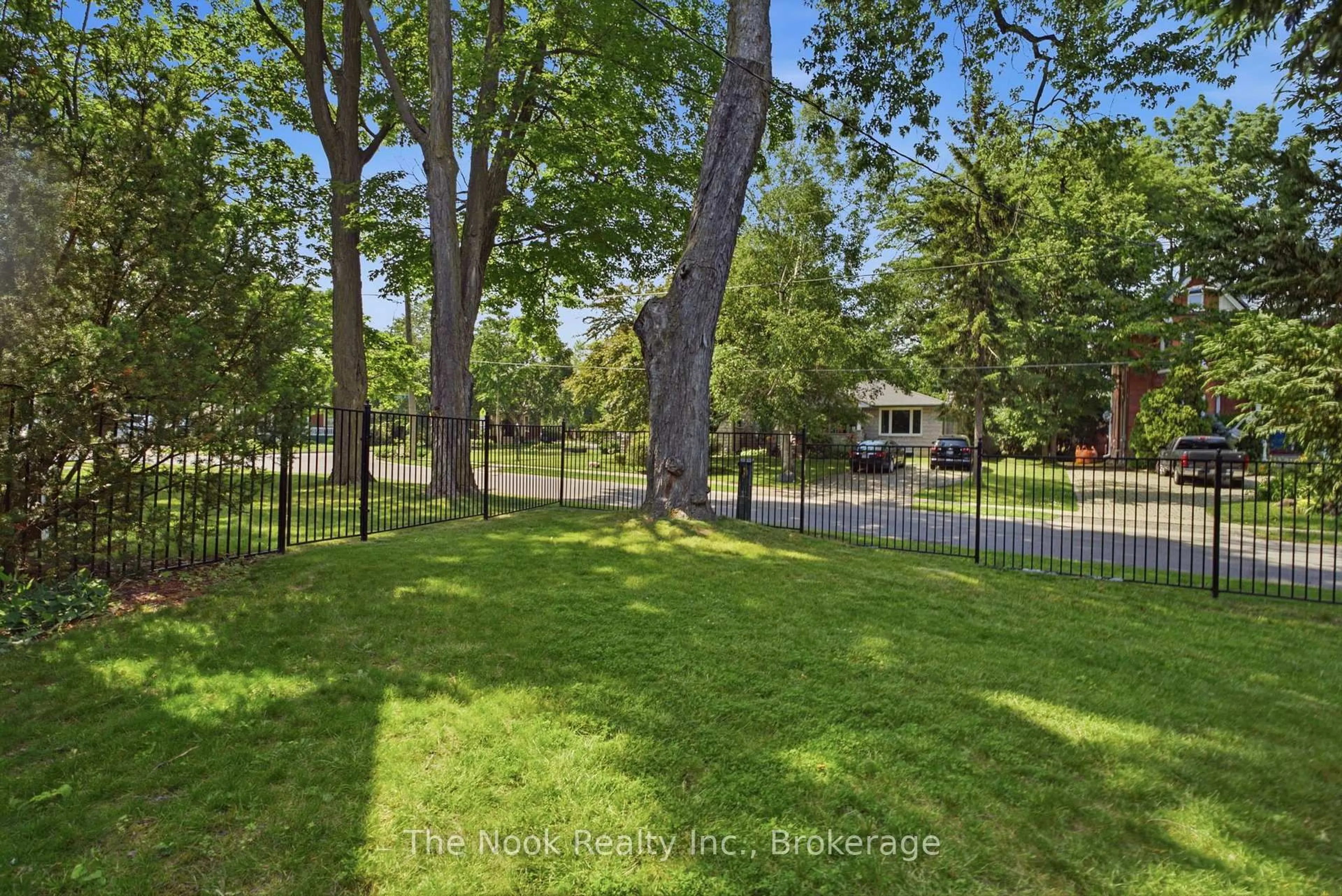 A pic from outside/outdoor area/front of a property/back of a property/a pic from drone, unknown for 73 Temperance St, Clarington Ontario L1C 3B1