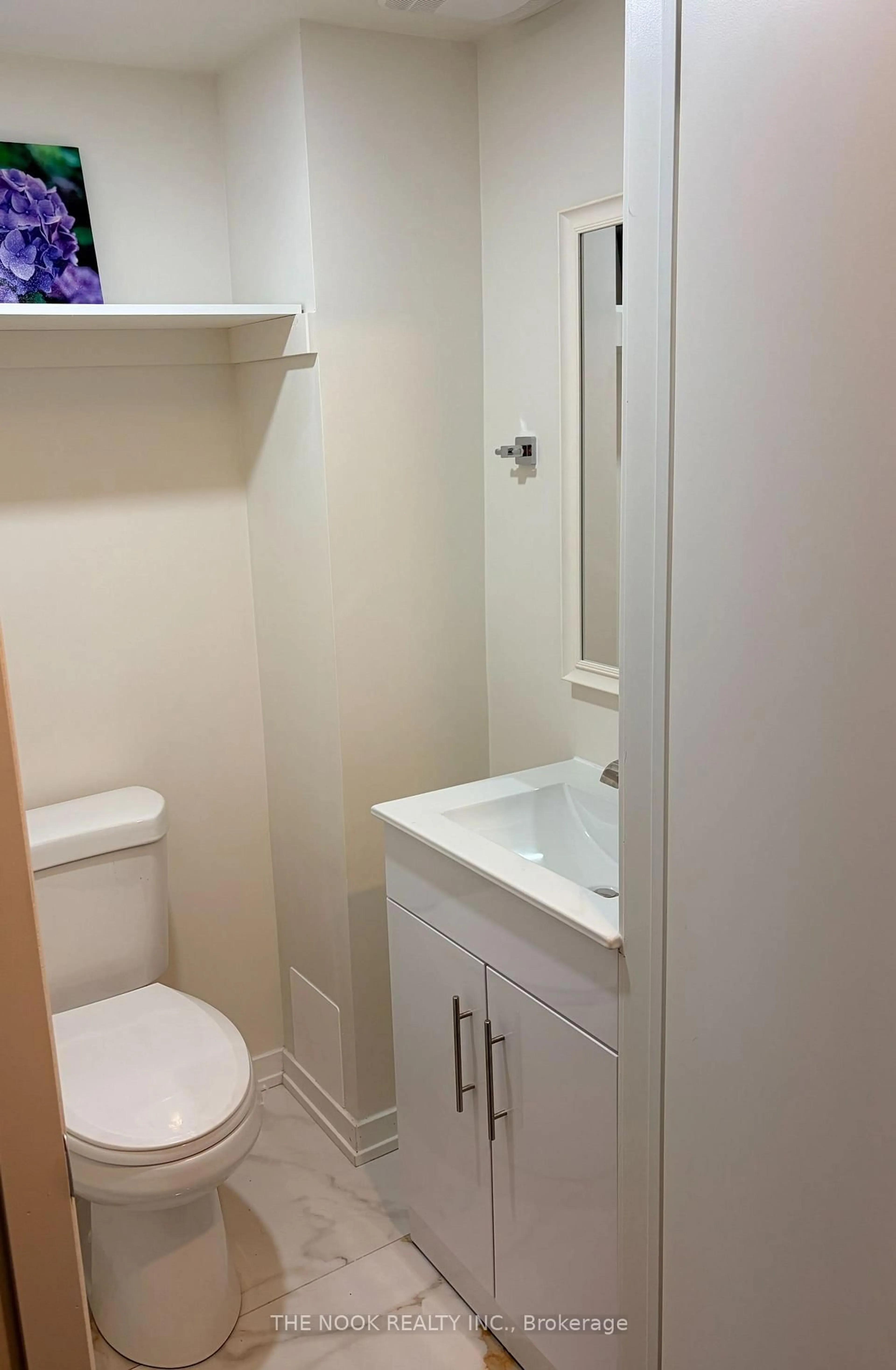 Standard bathroom, unknown for 1363 Shankel Rd, Oshawa Ontario L1K 3E6