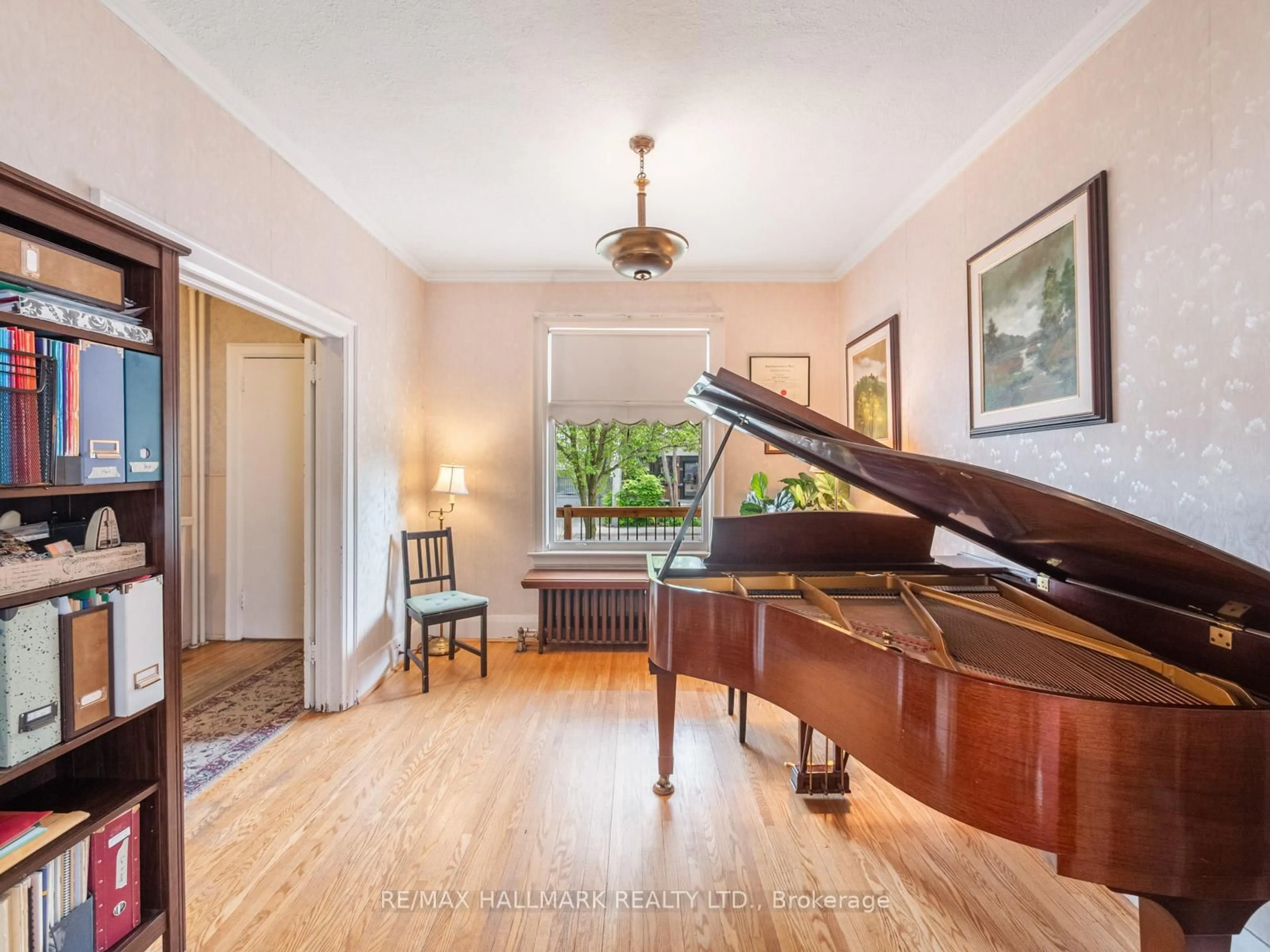 Indoor foyer for 326 Cedarvale Ave, Toronto Ontario M4C 4K4