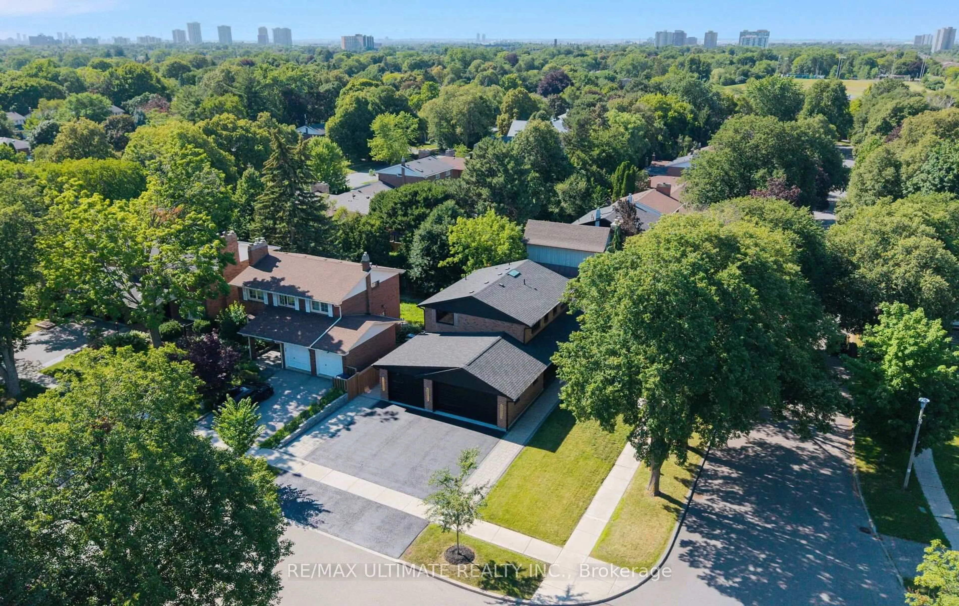 A pic from outside/outdoor area/front of a property/back of a property/a pic from drone, unknown for 46 Wicklow Dr, Toronto Ontario M1T 1R5