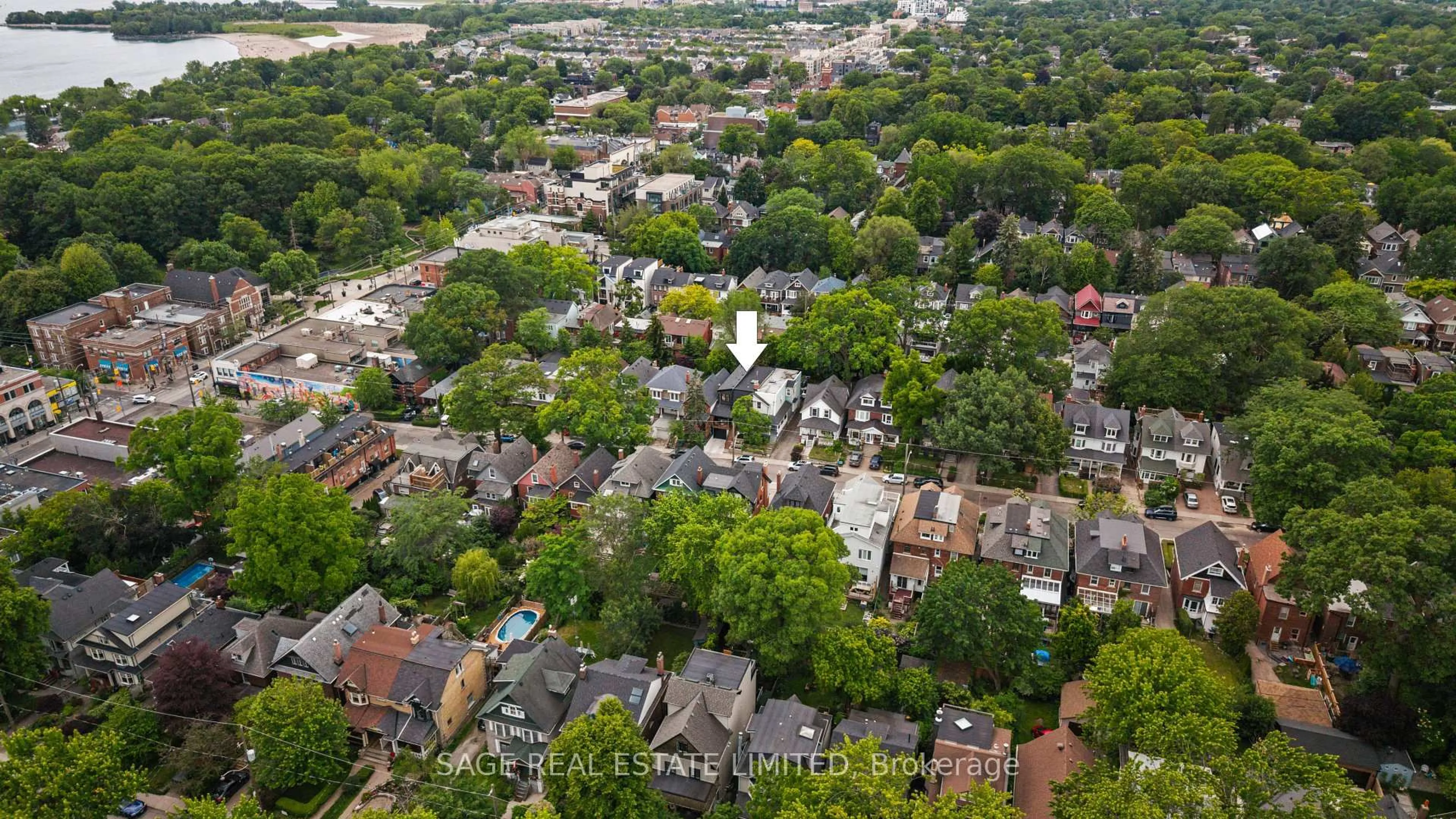 A pic from outside/outdoor area/front of a property/back of a property/a pic from drone, city buildings view from balcony for 116 Lee Ave, Toronto Ontario M4E 2P3