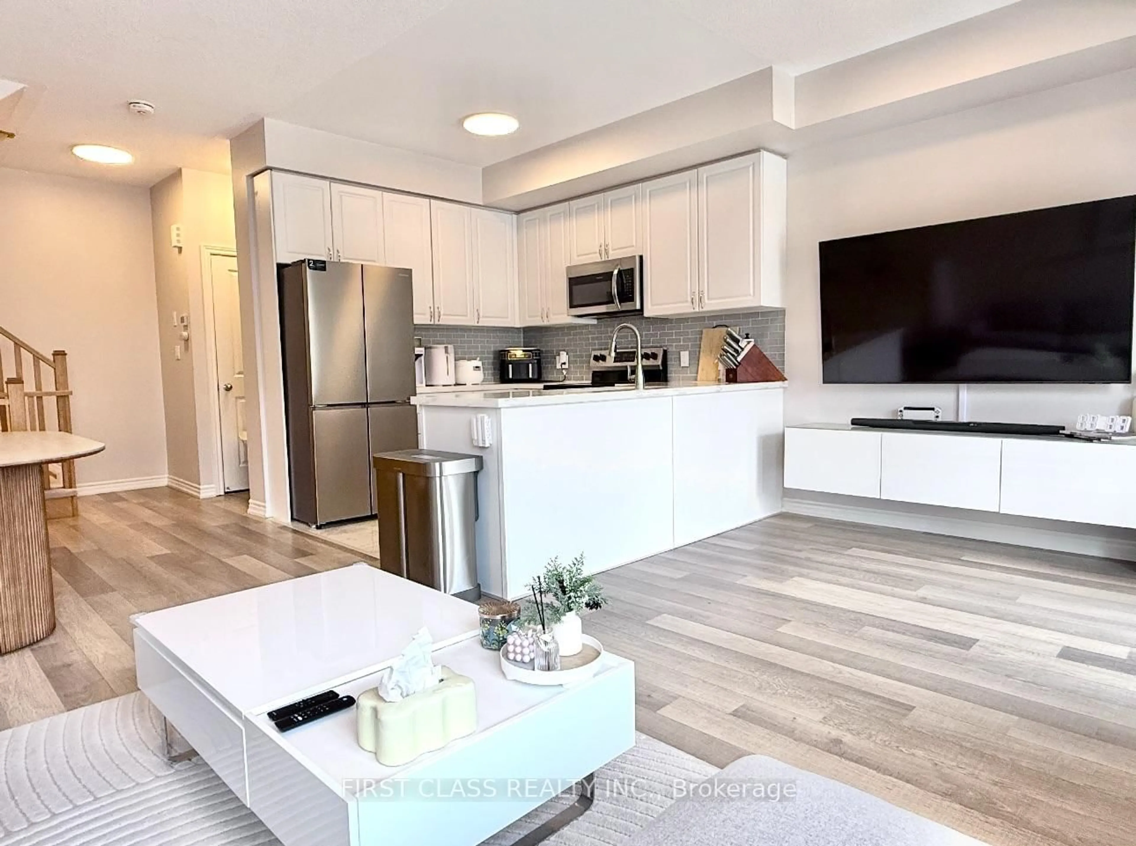 Open concept kitchen, unknown for 2468 Mayapple Cross, Pickering Ontario L1X 0E6