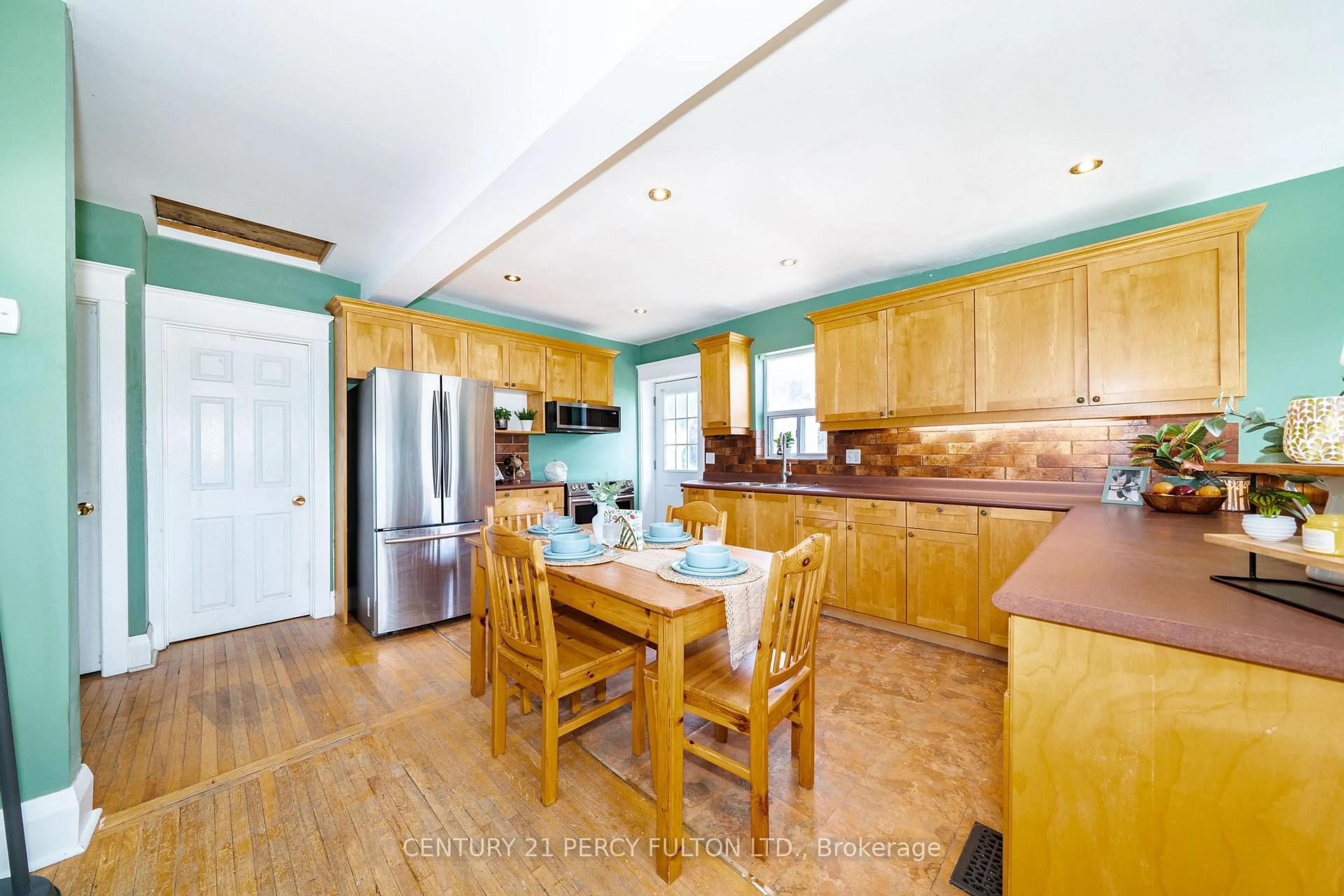 Open concept kitchen, wood/laminate floor for 74 St. Dunstan Dr, Toronto Ontario M1L 2V5