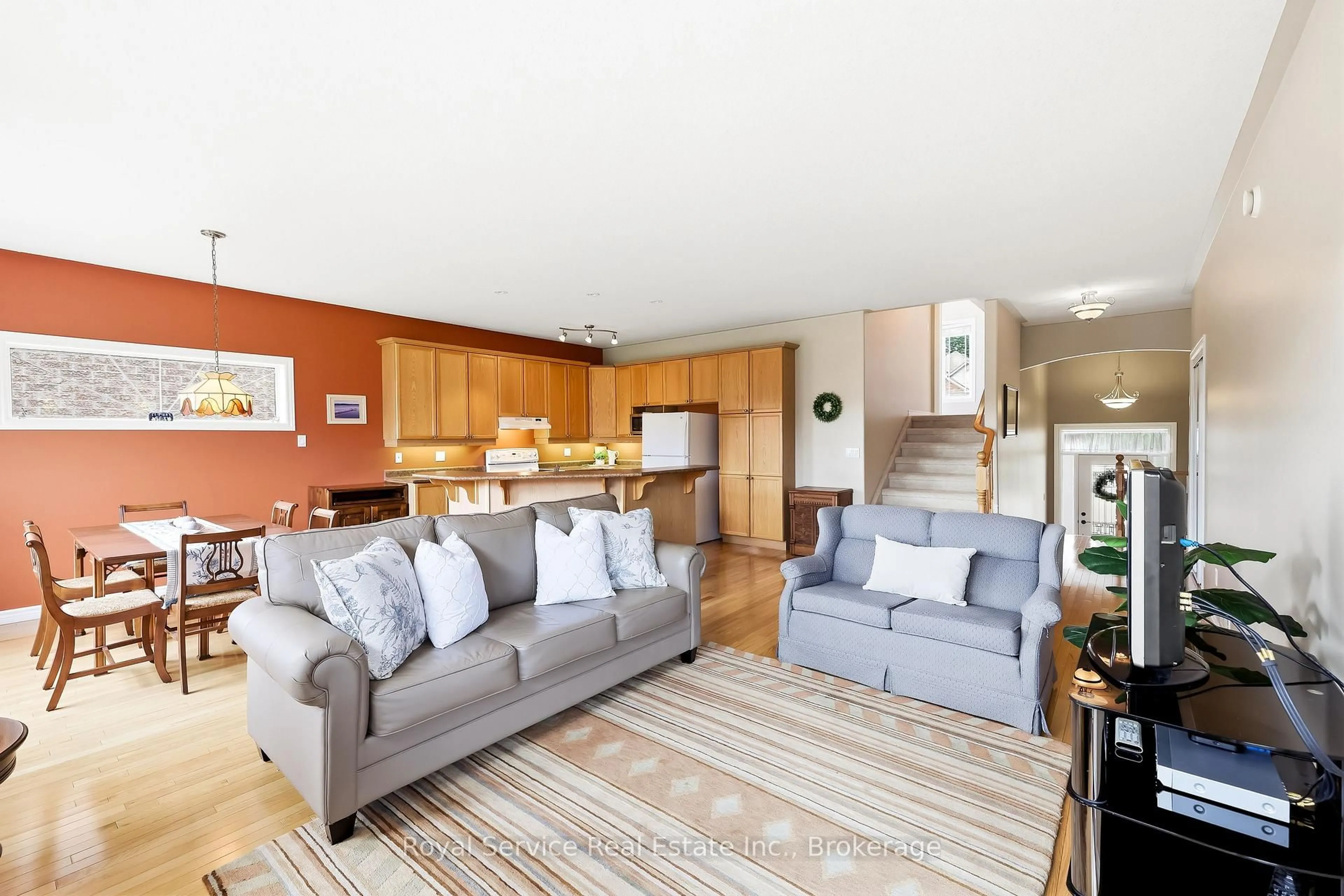 Living room with furniture, unknown for 179 Fenning Dr, Clarington Ontario L1E 3K2