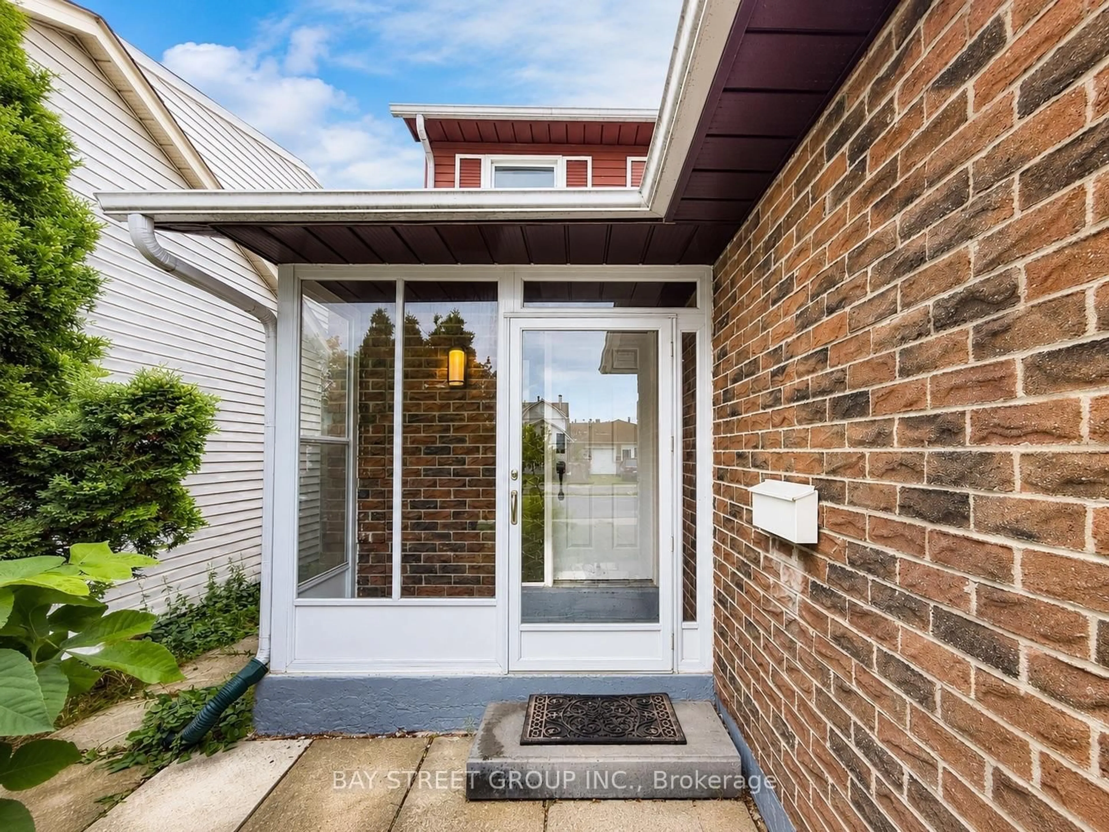 Home with brick exterior material, street for 82 Radwell Cres, Toronto Ontario M1V 2J5