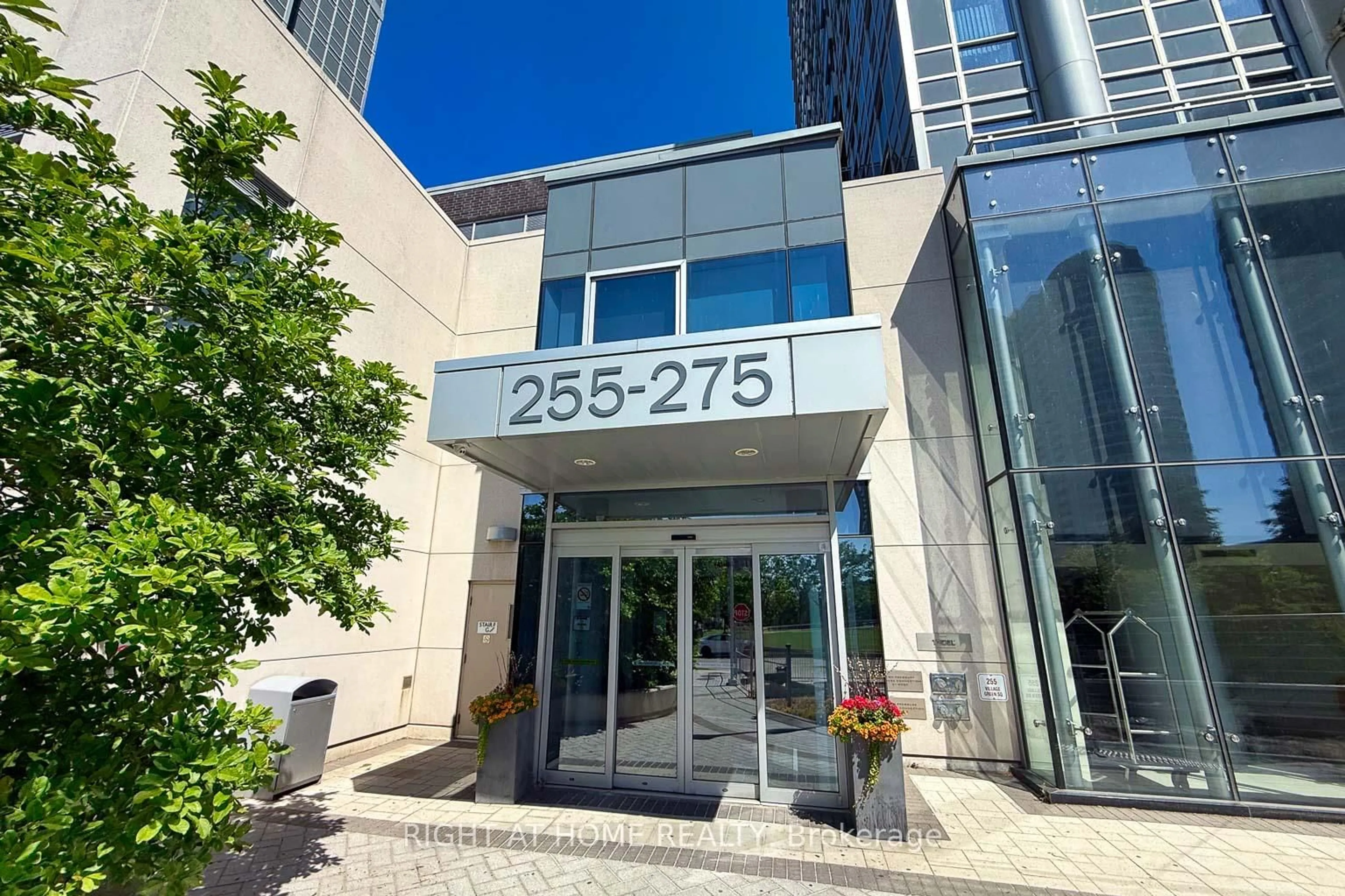 Indoor foyer for 255 Village Green Sq #606, Toronto Ontario M1S 0L3