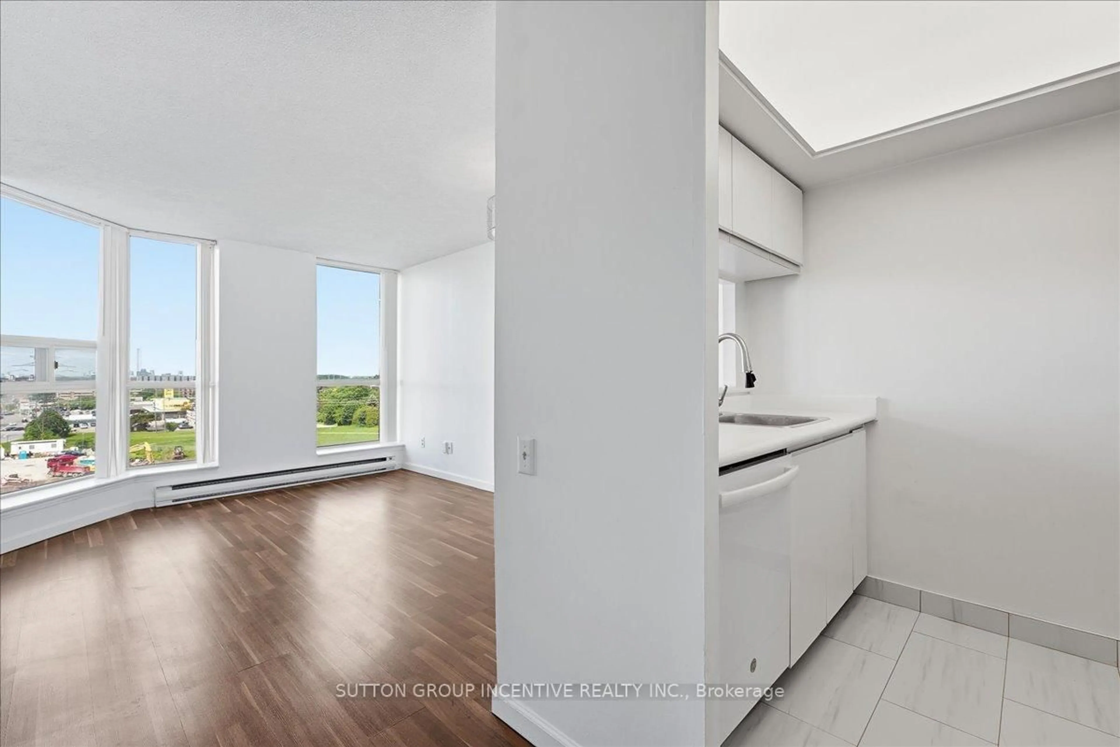 A pic of a room for 2460 Eglinton Ave #817, Toronto Ontario M1K 5J7