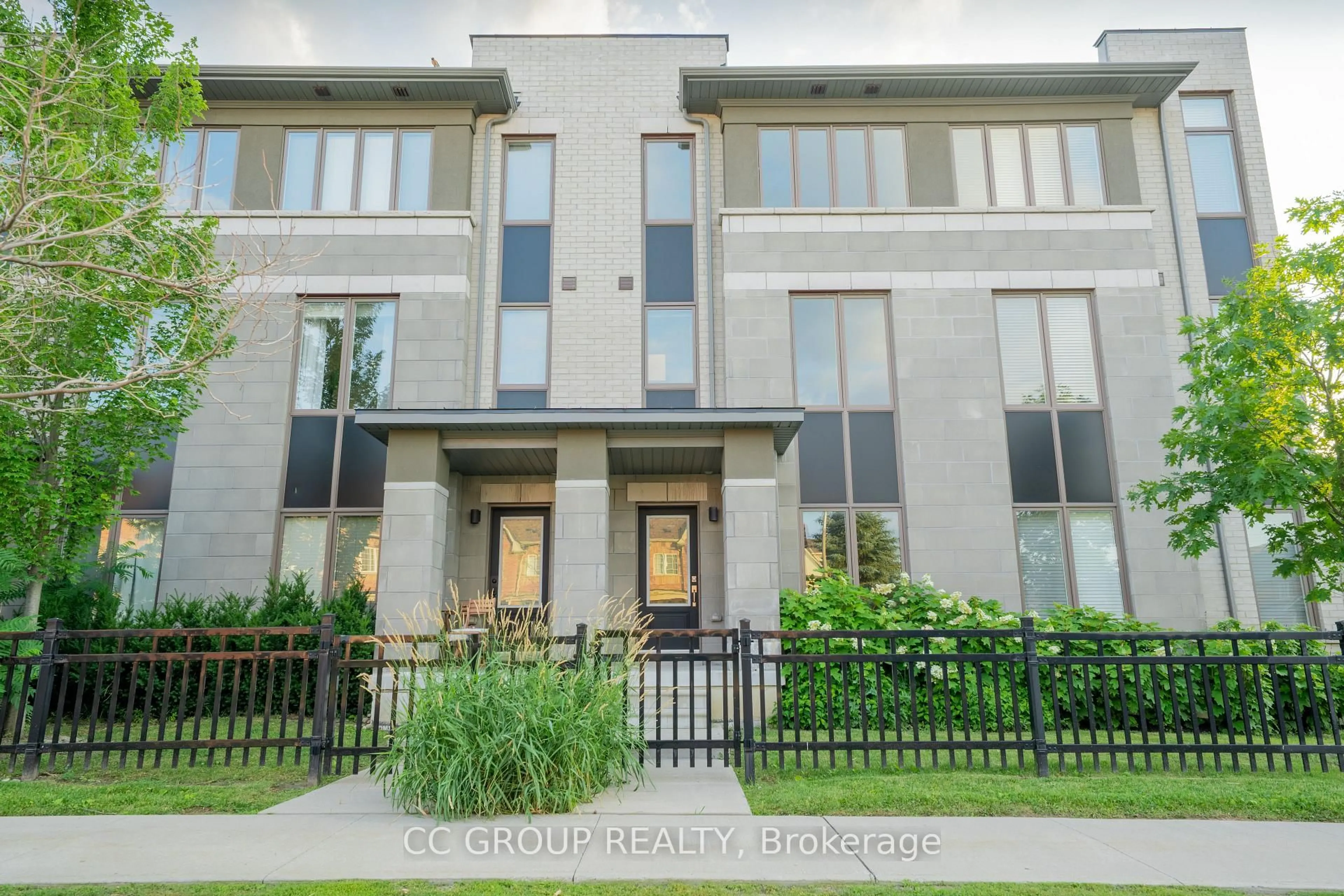 Unknown for 3 Donald Fleming Way, Whitby Ontario L1R 0N8
