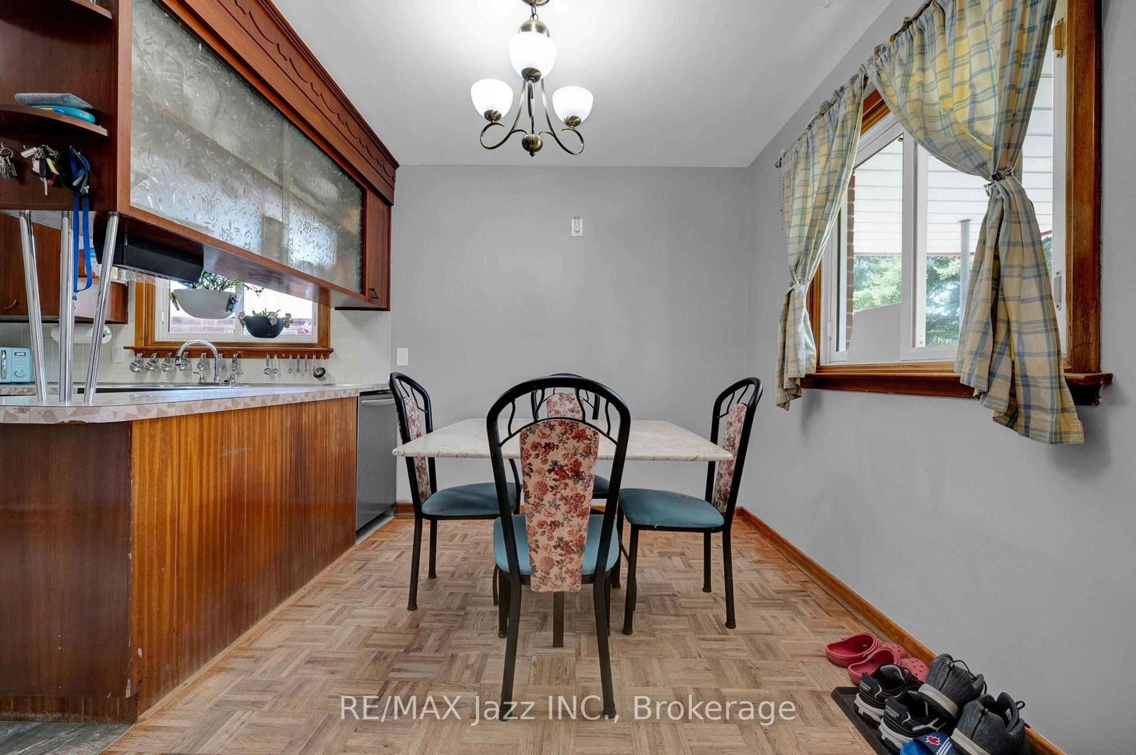 Dining room, unknown for 217 Annis St, Oshawa Ontario L1H 3P7