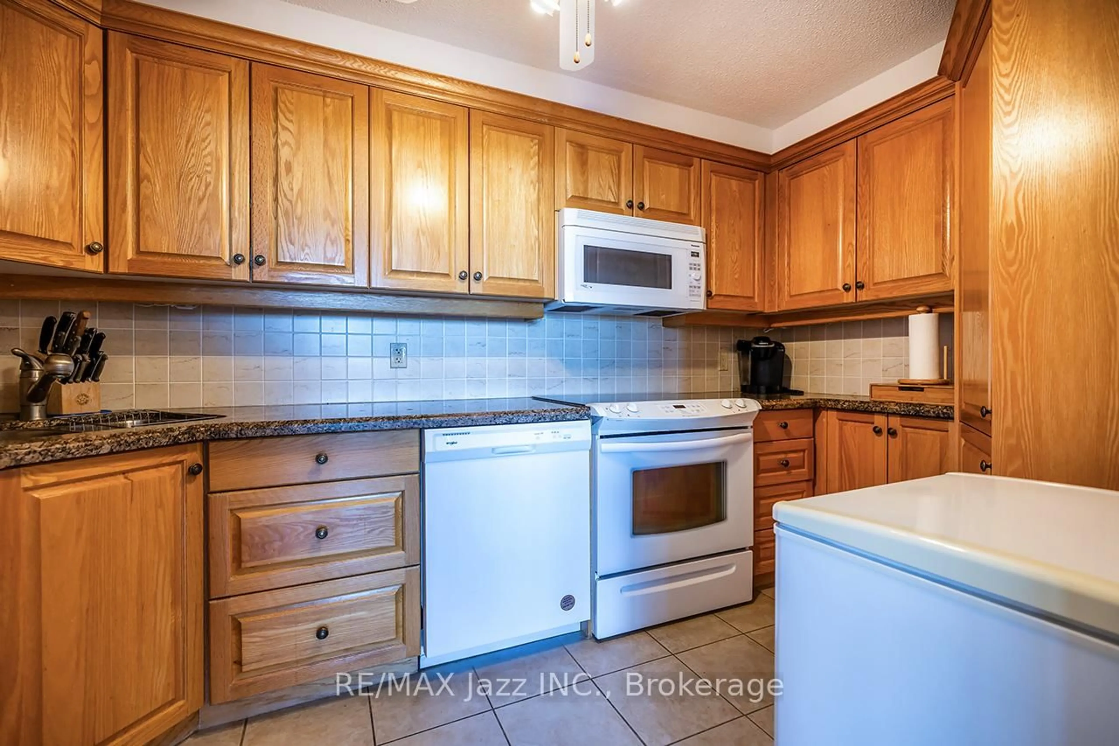 Standard kitchen, unknown for 55 William St #Ph 7, Oshawa Ontario L1G 7C9