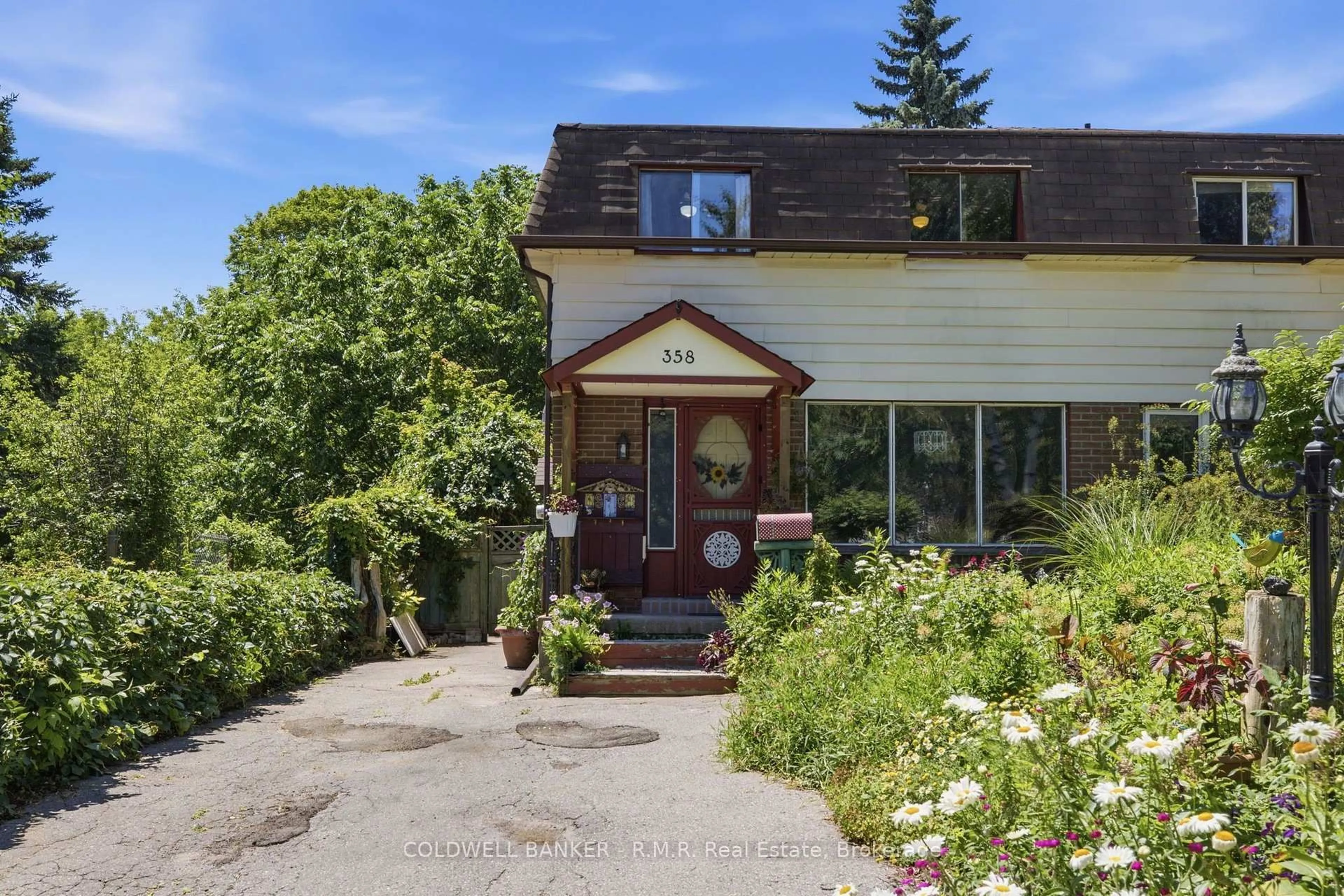 Unknown for 358 Camelot Crt, Oshawa Ontario L1G 6P7