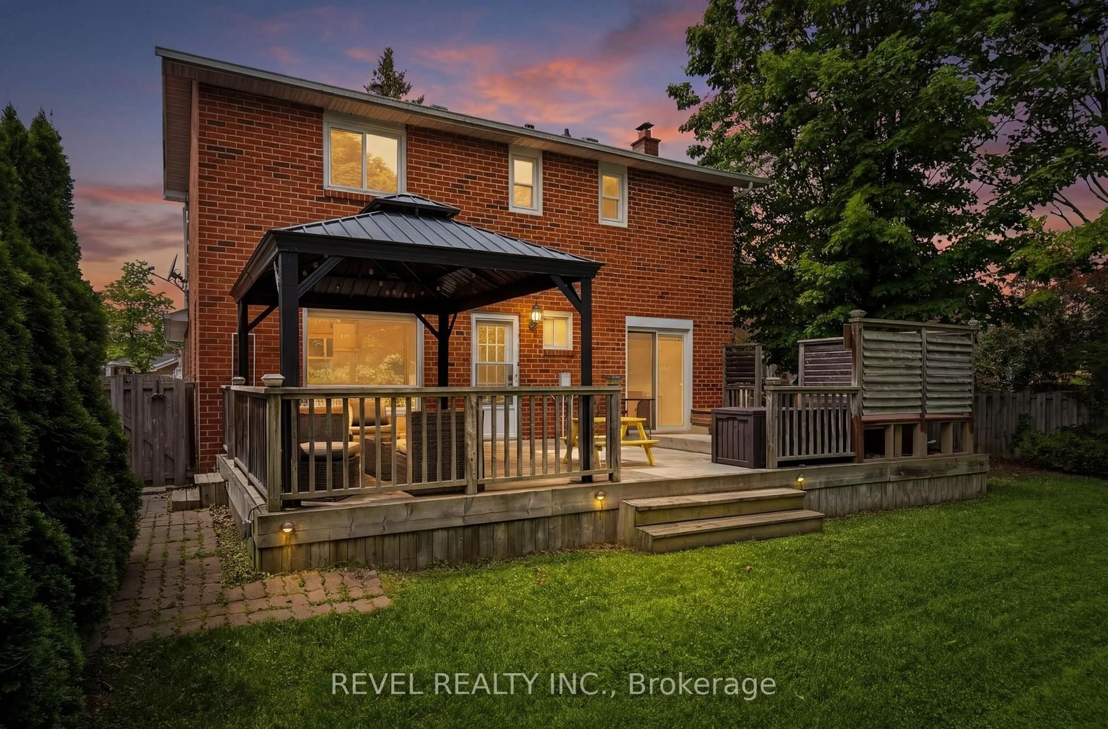 Unknown for 13 Flowers Cres, Ajax Ontario L1S 4B9