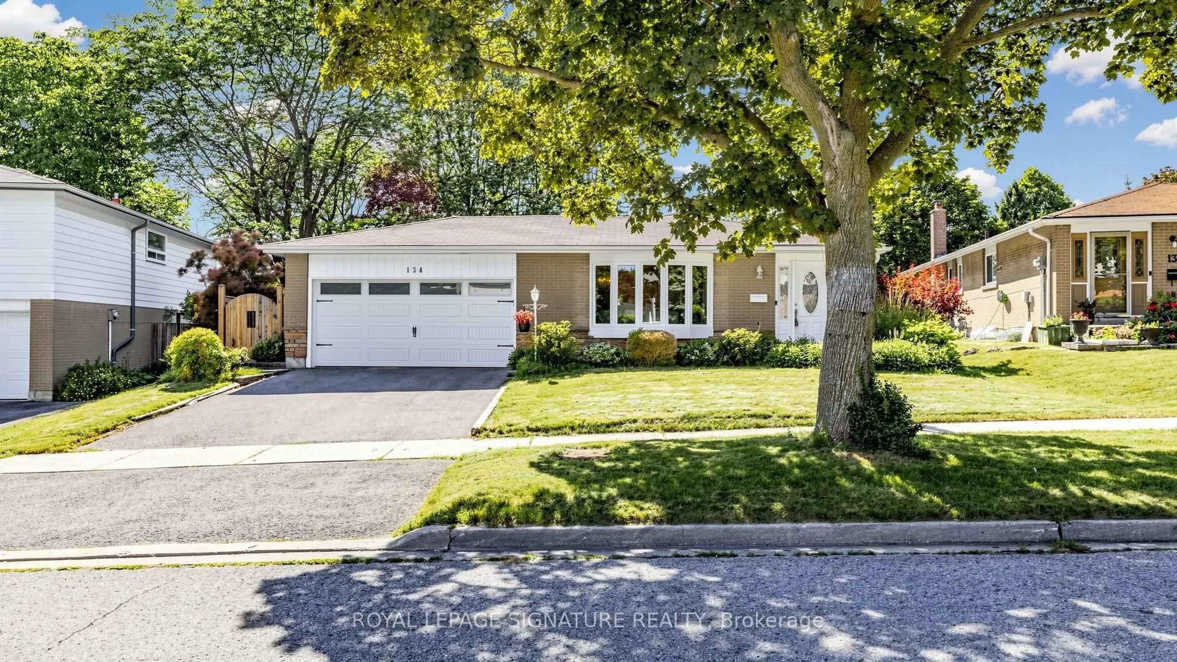 Home with brick exterior material, street for 134 Oakmeadow Blvd, Toronto Ontario M1E 4H1