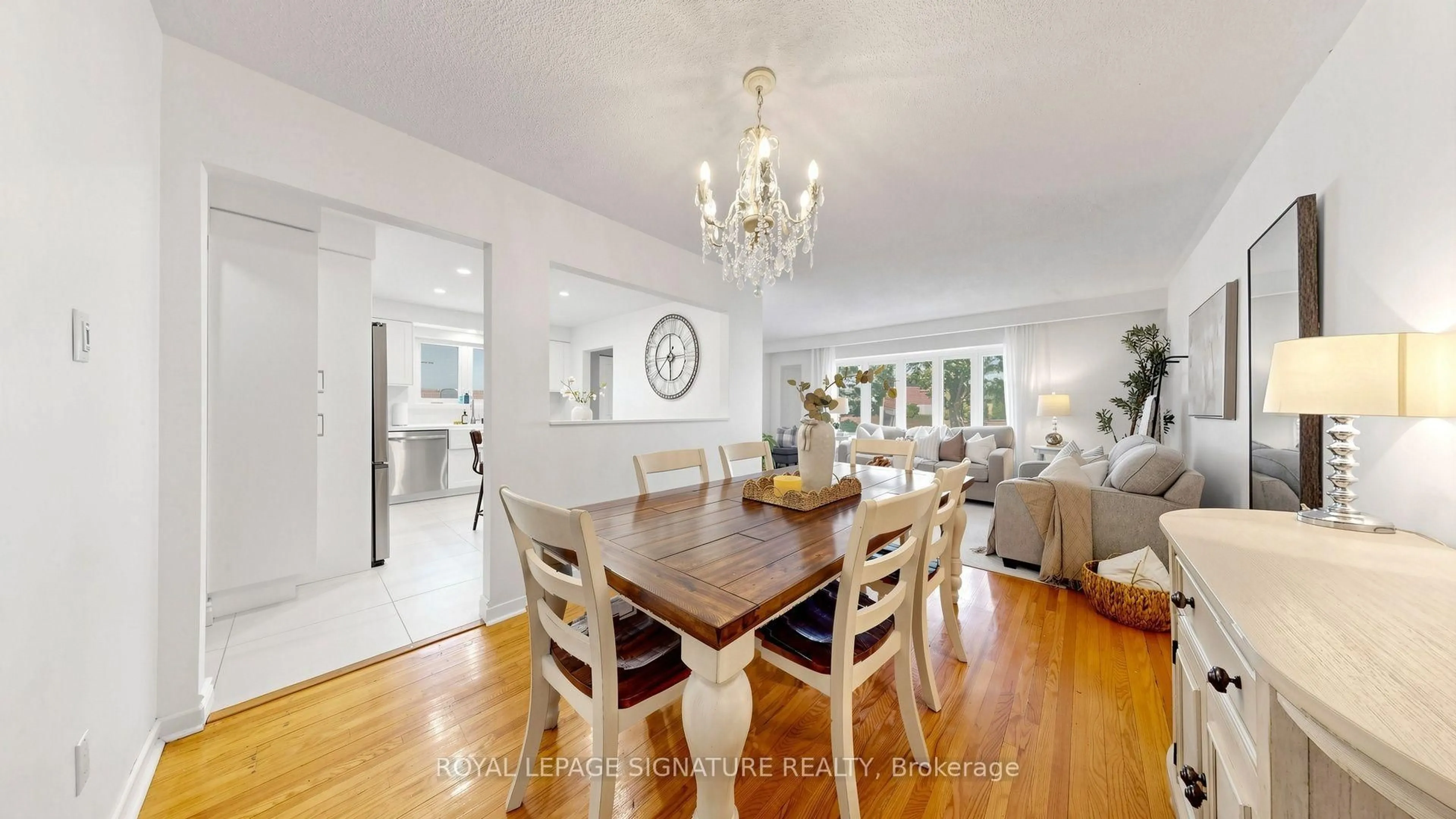 Dining room, wood/laminate floor for 134 Oakmeadow Blvd, Toronto Ontario M1E 4H1