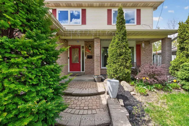 2 Dunbar Dr, Whitby 4