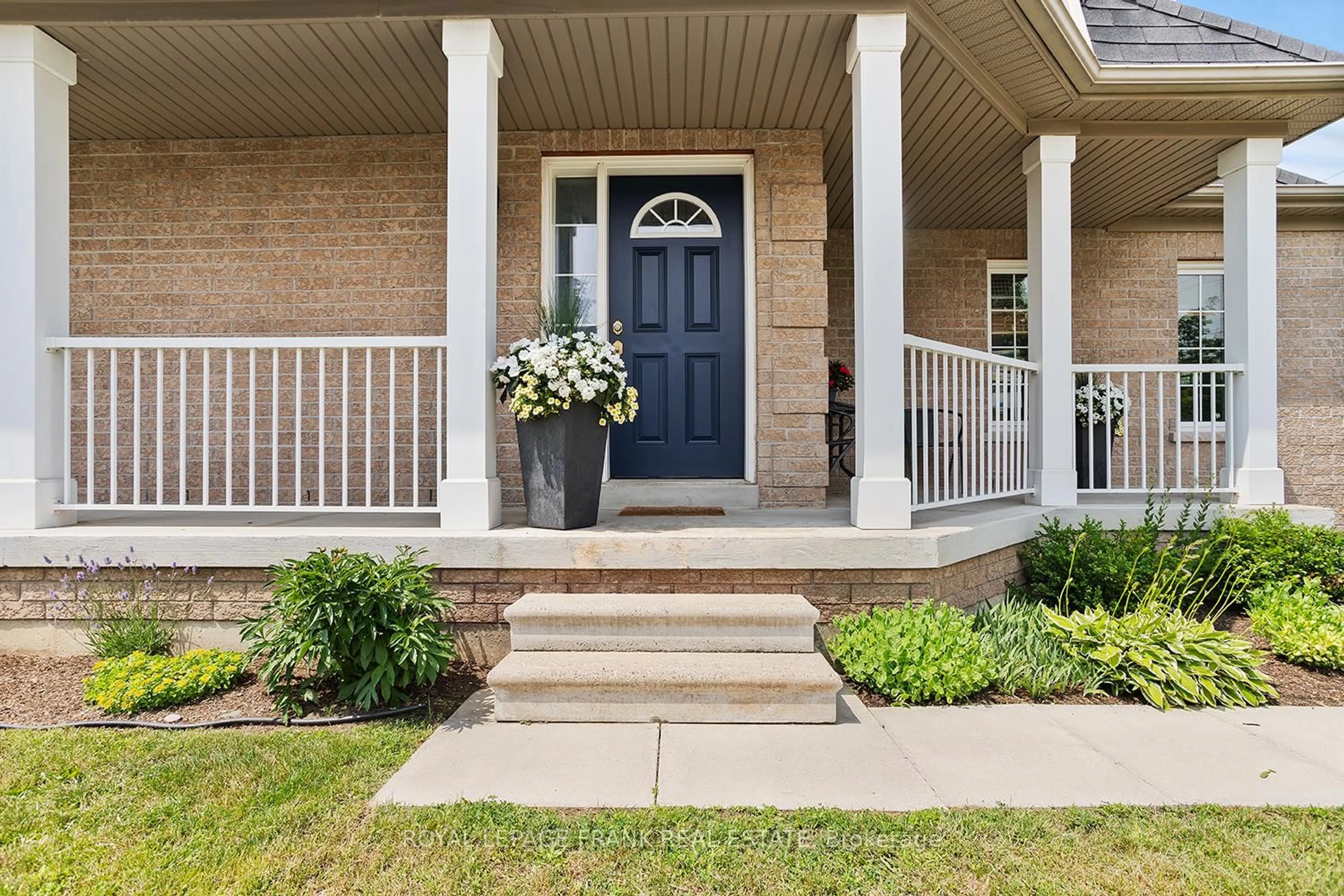 Unknown for 1340 Wadebridge Cres, Oshawa Ontario L1K 3B2