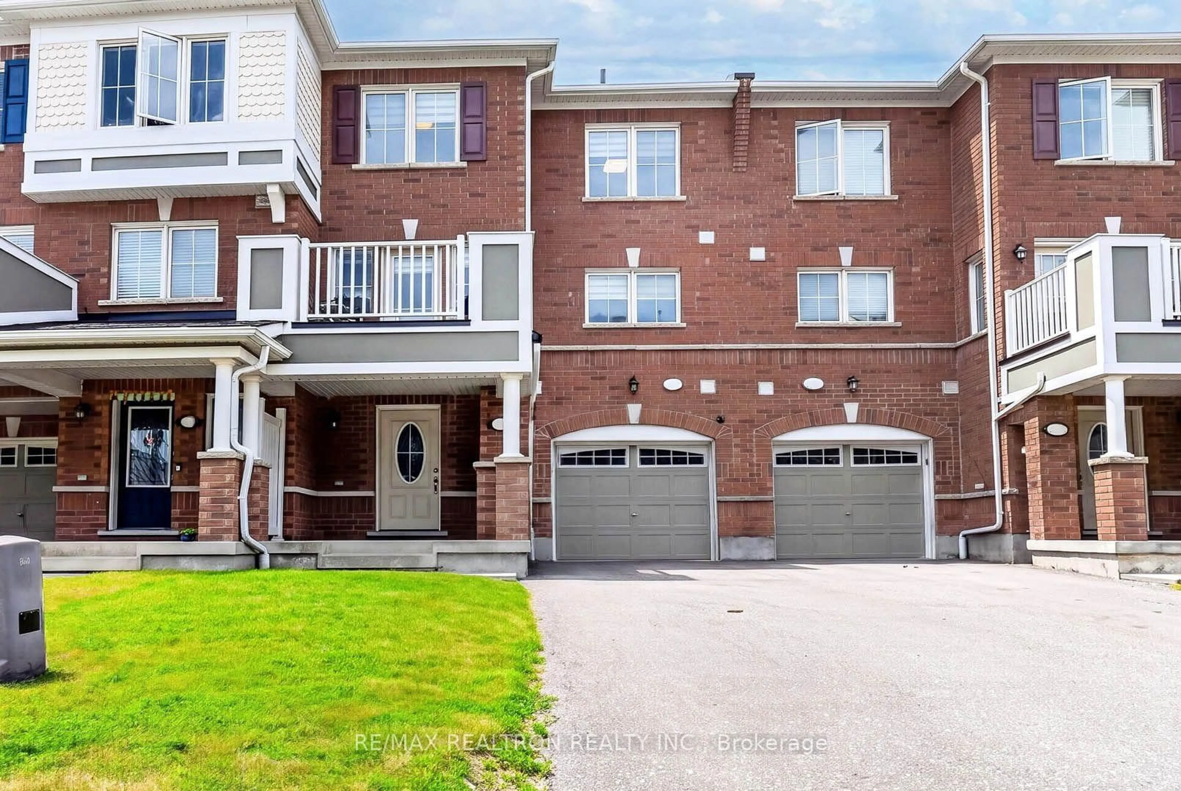 Unknown for 2483 Fall Harvest Cres, Pickering Ontario L1X 0G1