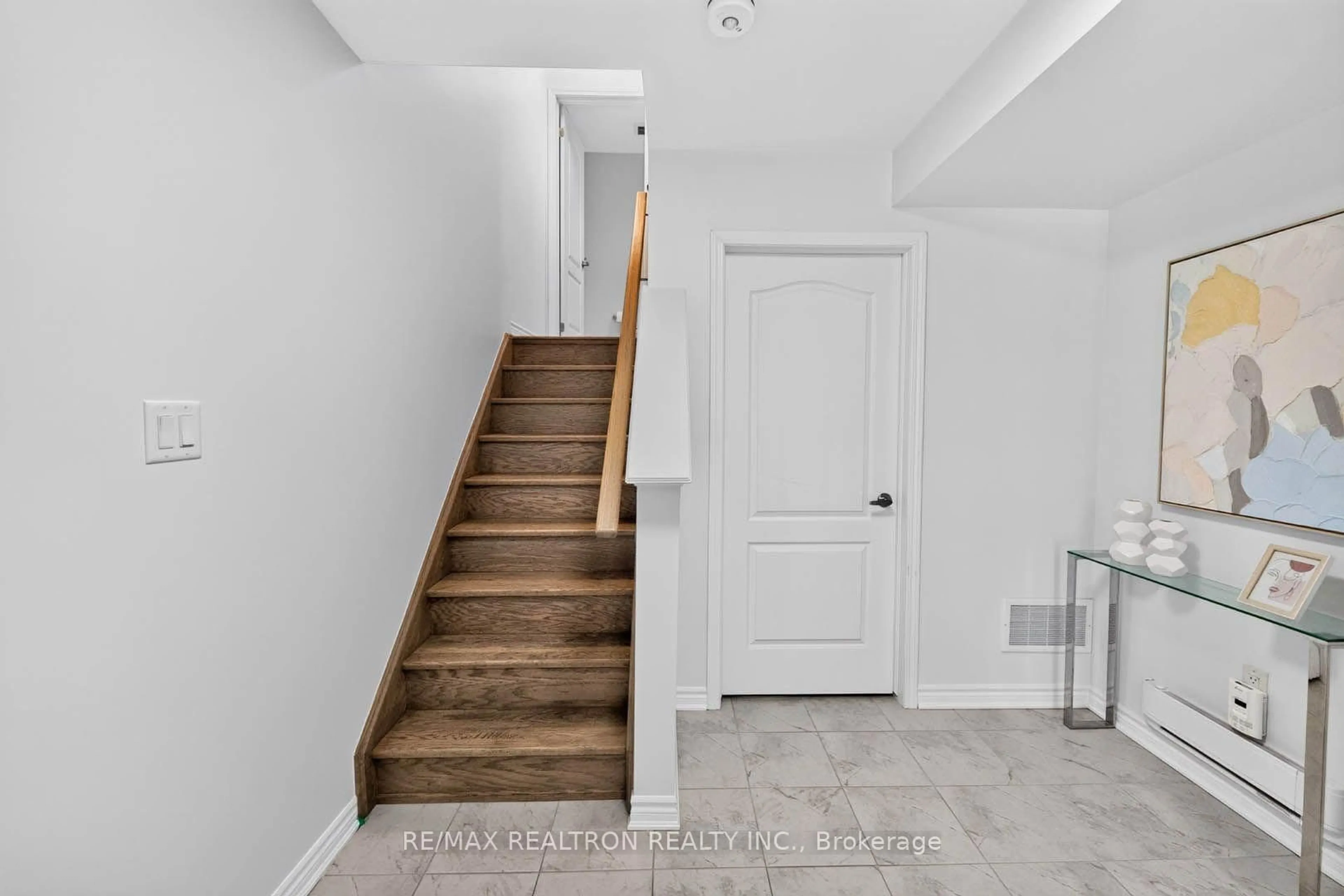 Unknown for 2483 Fall Harvest Cres, Pickering Ontario L1X 0G1
