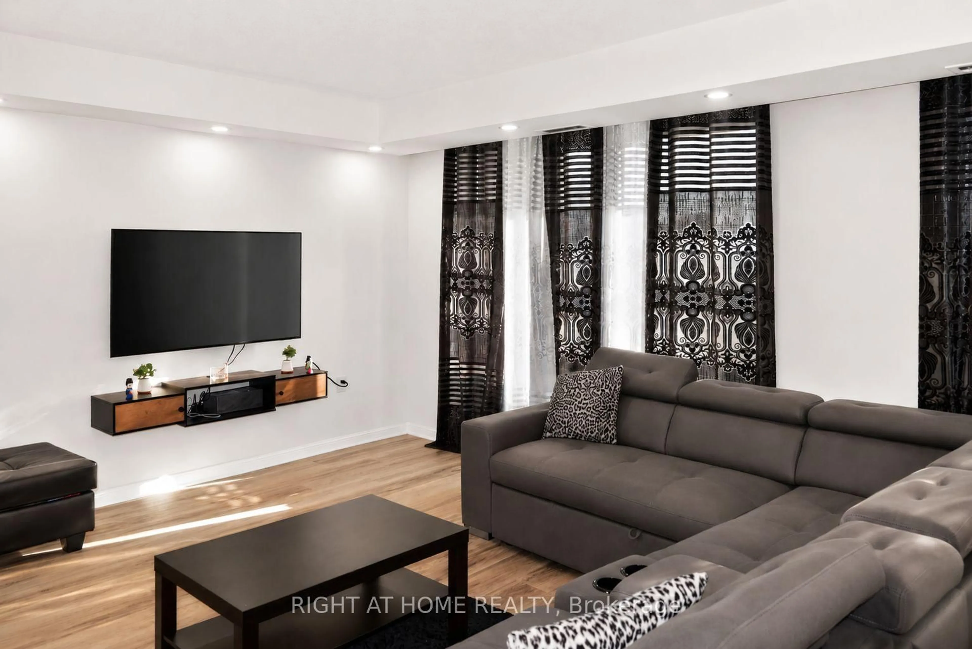 Living room with furniture, unknown for 757 Victoria Park Ave #1501, Toronto Ontario M4C 5N8