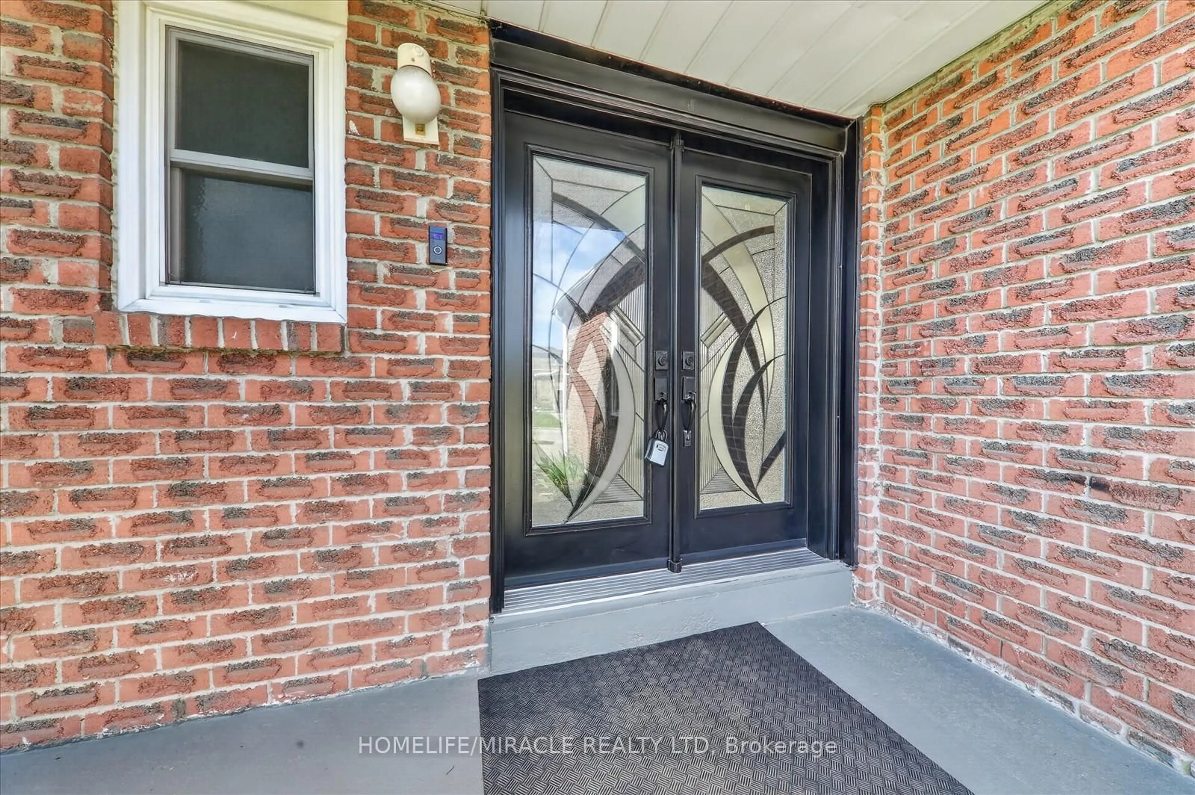 Indoor entryway for 88 Reed Dr, Ajax Ontario L1S 6T6