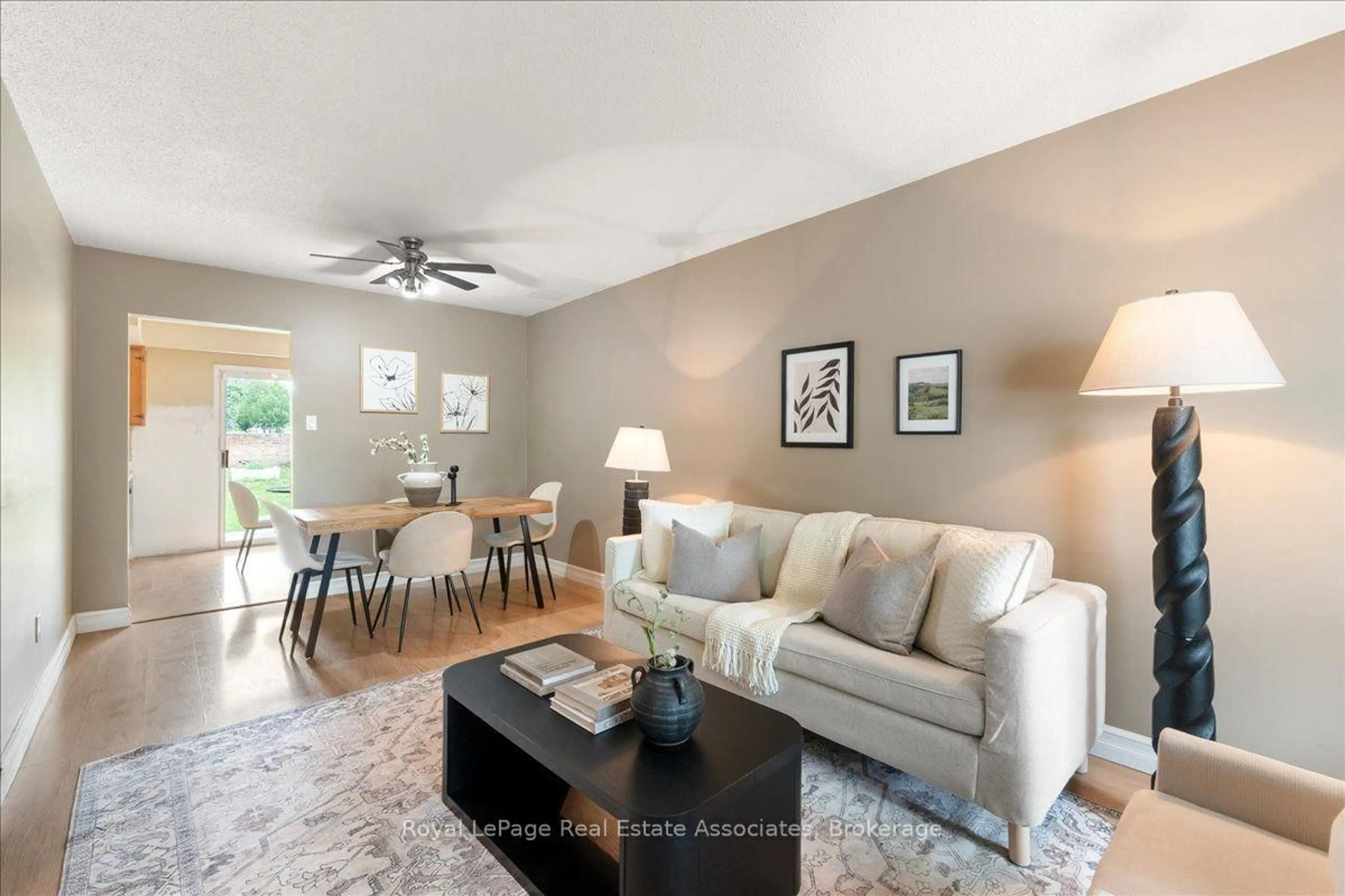 Living room with furniture, unknown for 19 Harrison Crt, Whitby Ontario L1N 6E2