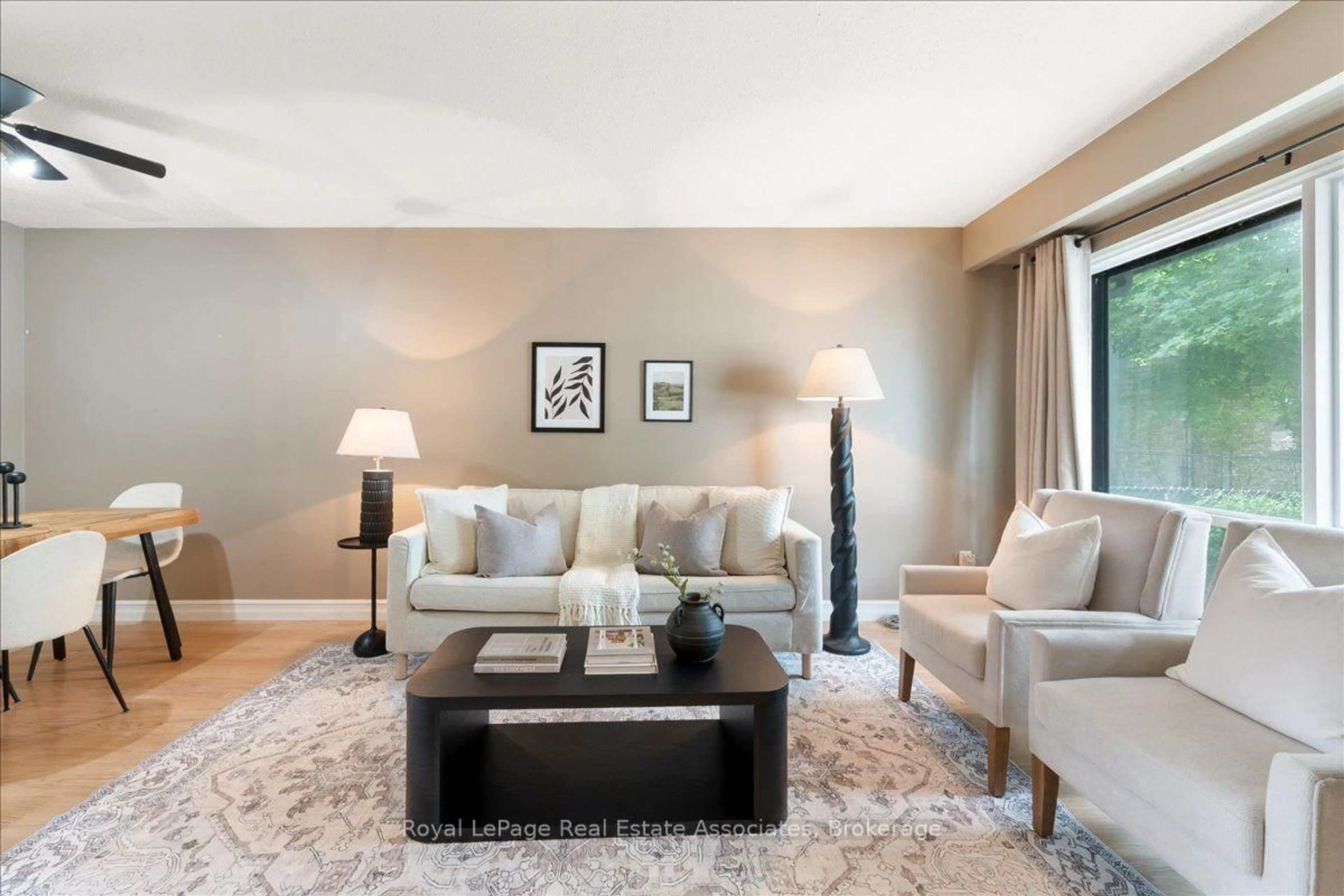 Living room with furniture, unknown for 19 Harrison Crt, Whitby Ontario L1N 6E2