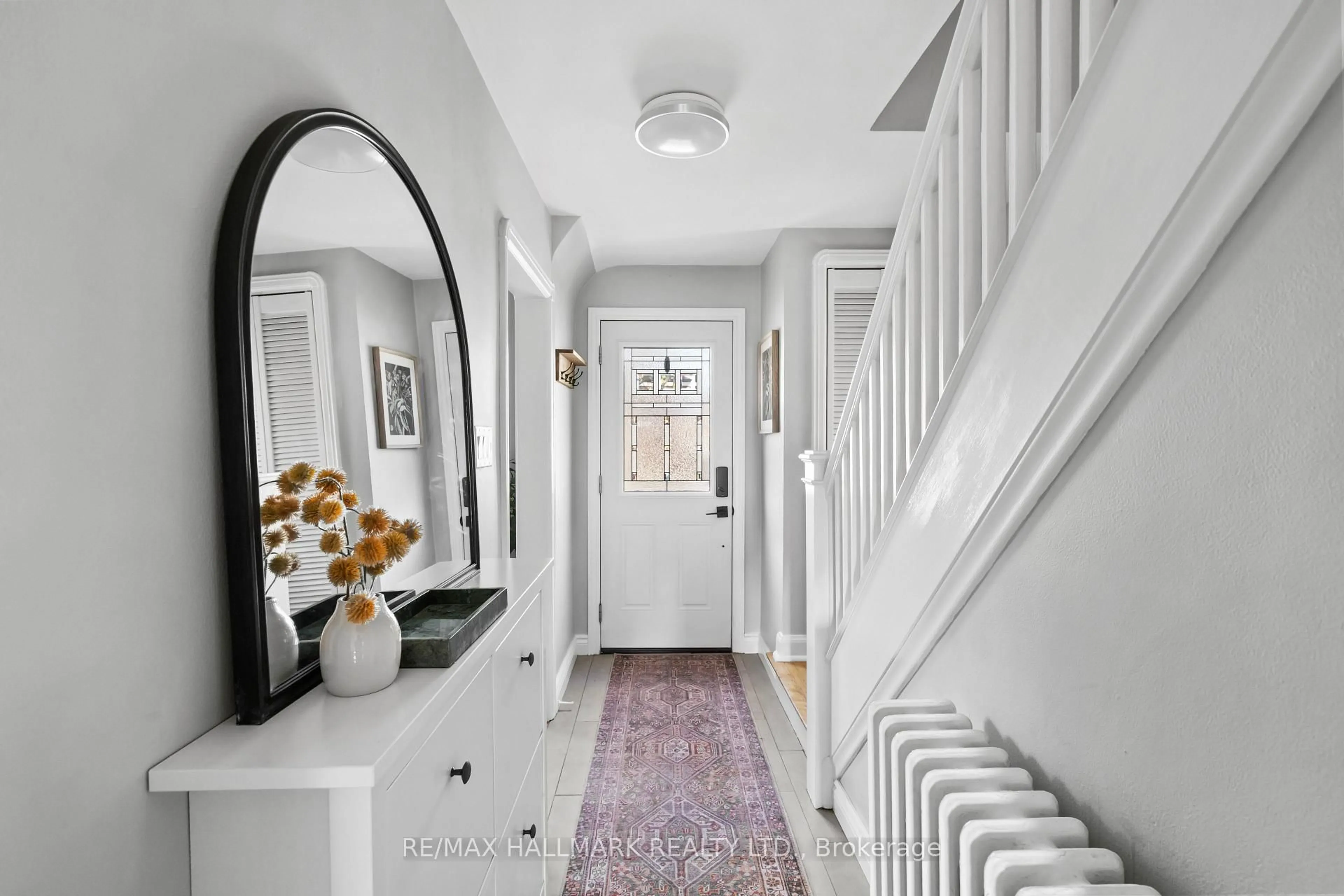 Indoor entryway for 100 Atlee Ave, Toronto Ontario M1N 3X4