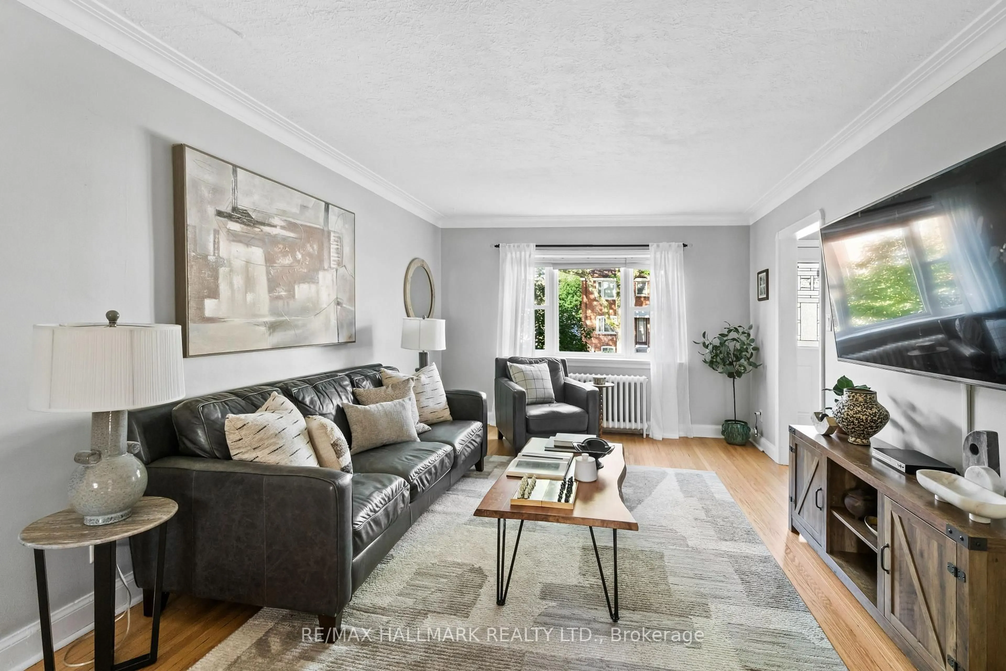 Living room with furniture, unknown for 100 Atlee Ave, Toronto Ontario M1N 3X4
