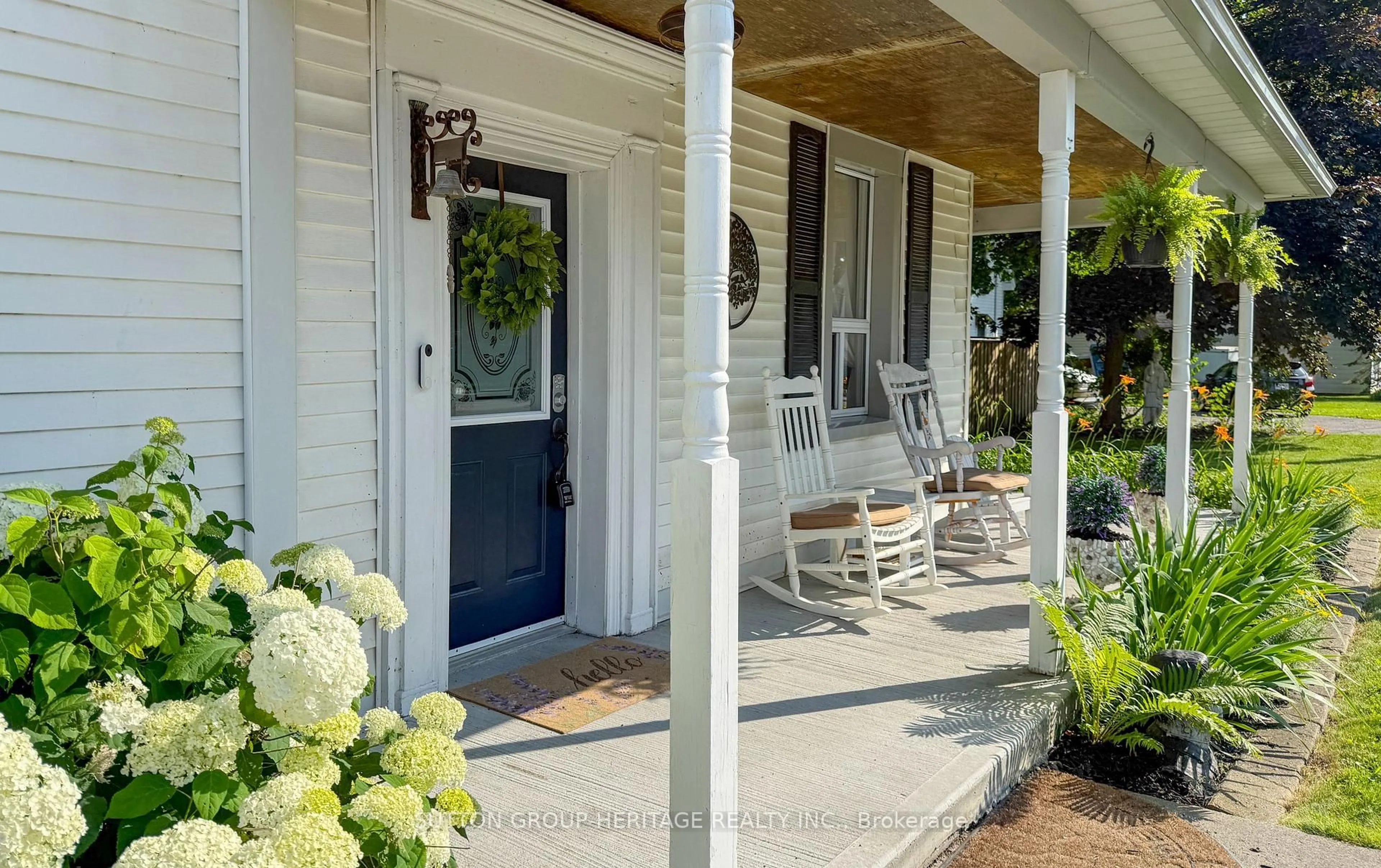 Indoor entryway for 4525 Highway 2 Rd, Clarington Ontario L0A 1J0