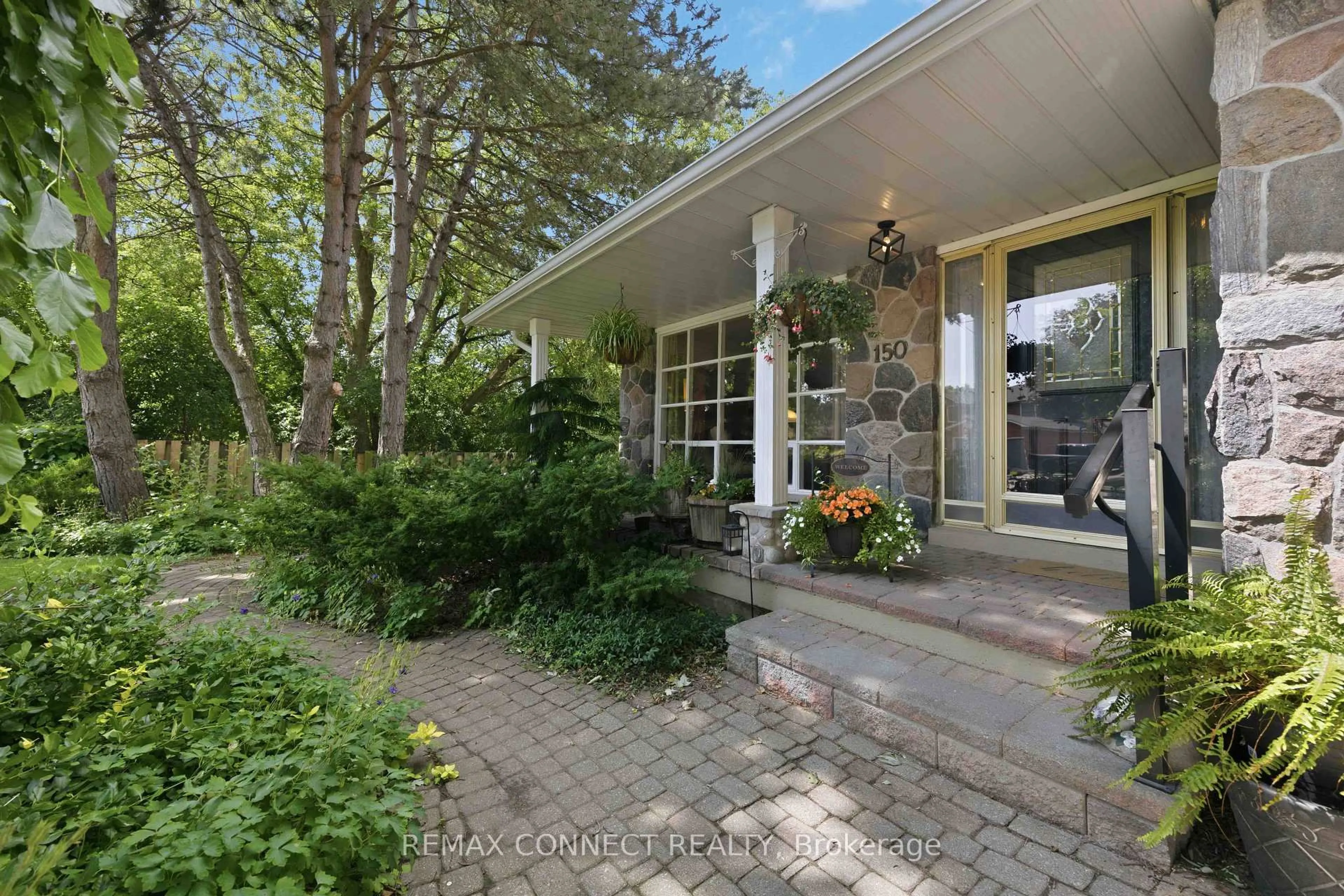 Unknown for 150 Pringle Dr, Whitby Ontario L1N 6K5
