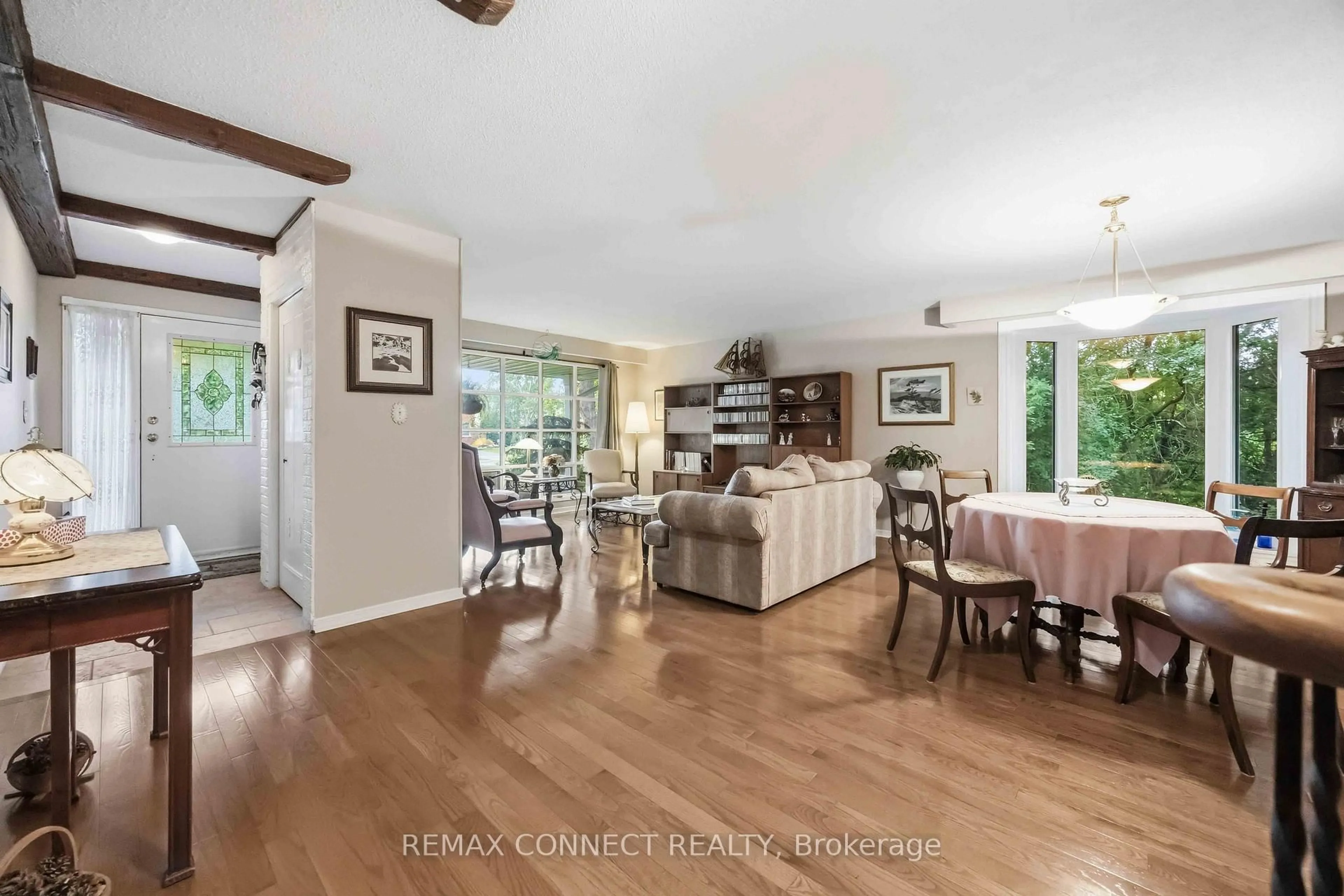 Open concept kitchen, unknown for 150 Pringle Dr, Whitby Ontario L1N 6K5