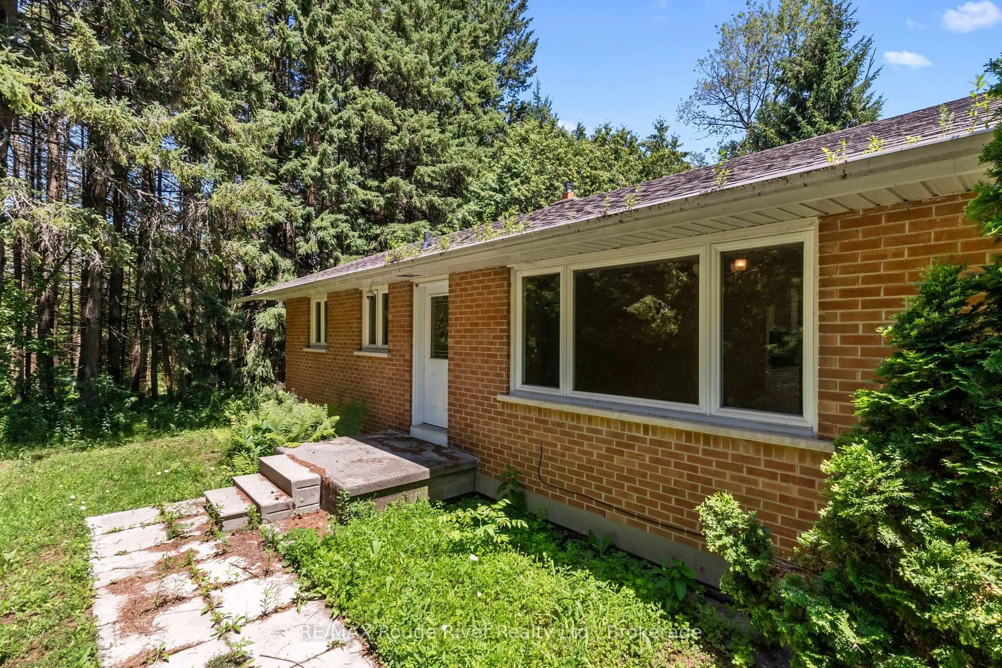 Home with brick exterior material, street for 3403 Holt Rd, Clarington Ontario L1C 6H3