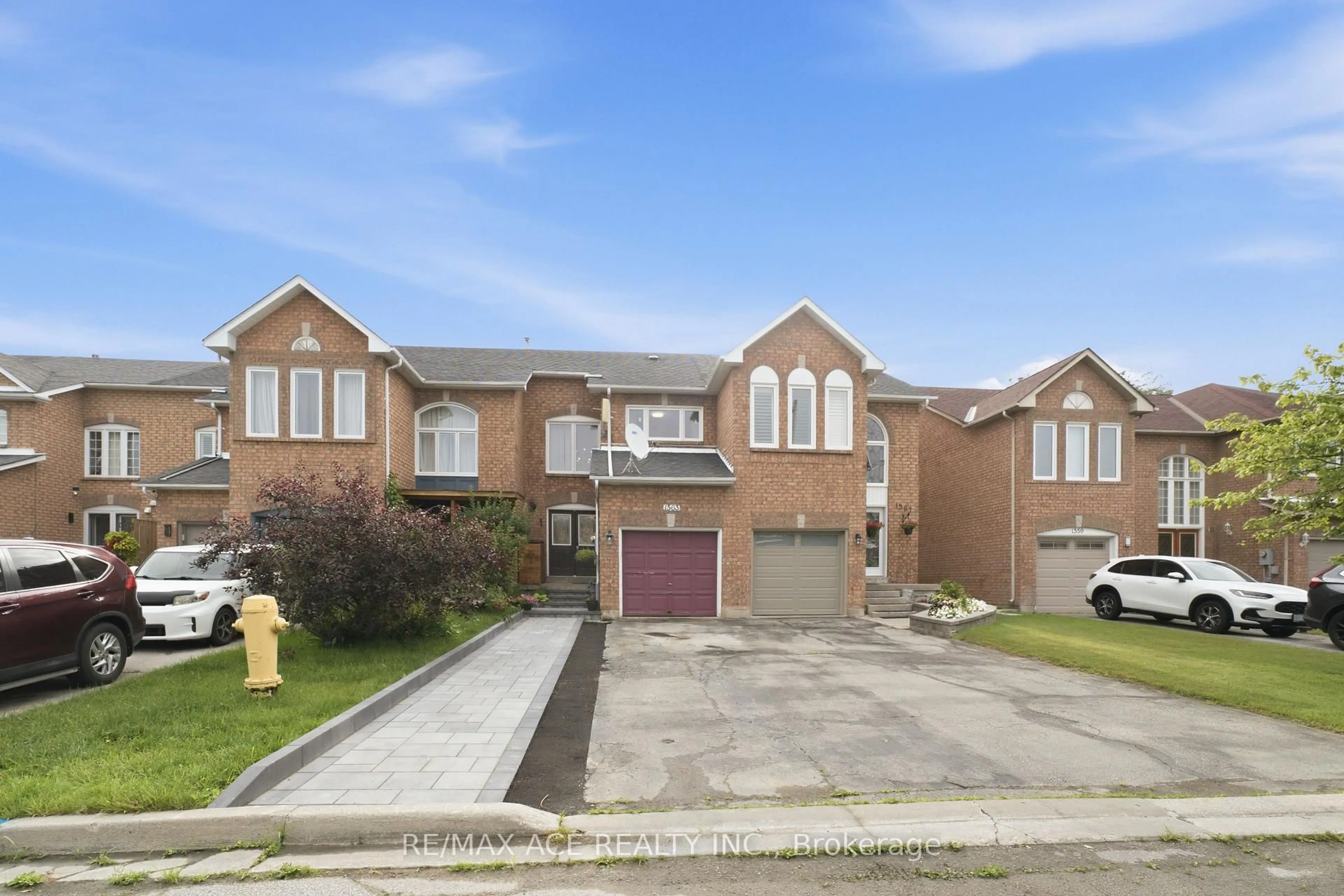 Home with brick exterior material, street for 1563 Nipissing Crt, Pickering Ontario L1V 6T9