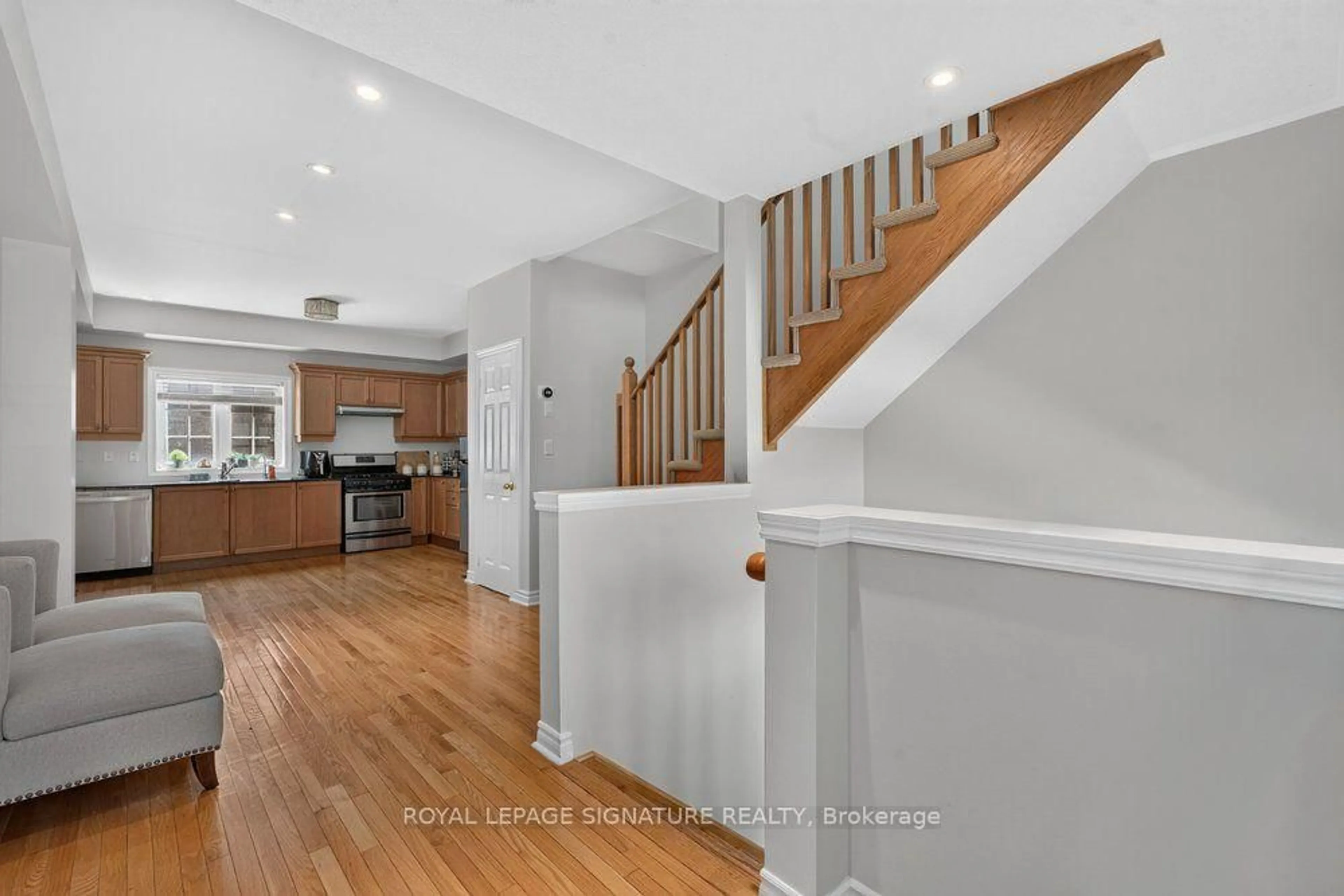 Unknown for 1755 Danforth Ave, Toronto Ontario M4C 1J1