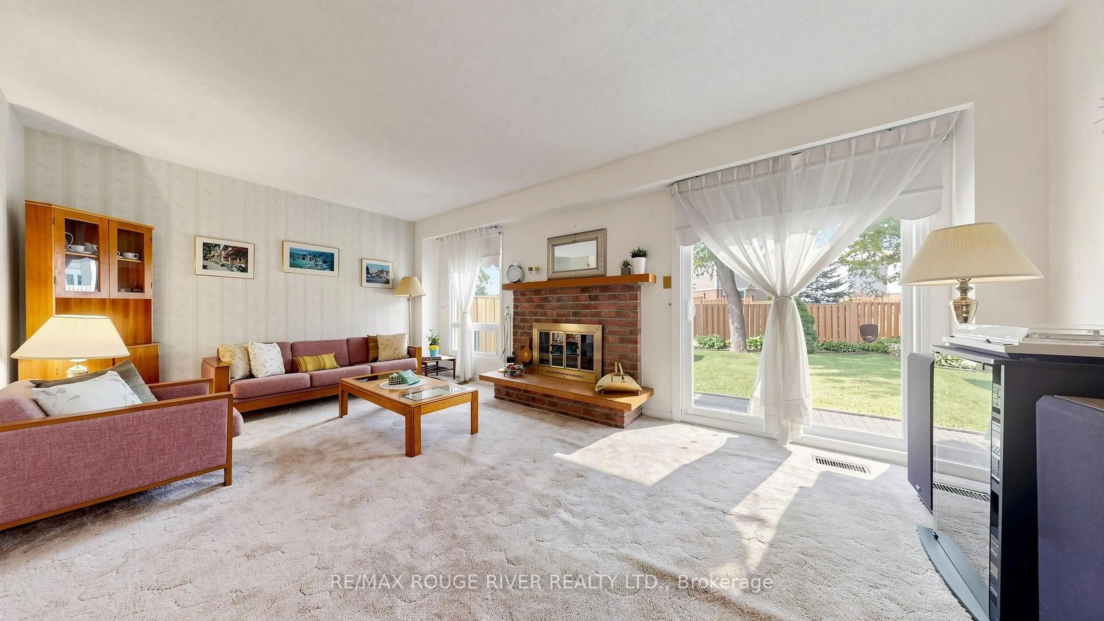 Living room with furniture, ceramic/tile floor for 22 James Park Sq, Toronto Ontario M1V 2E6