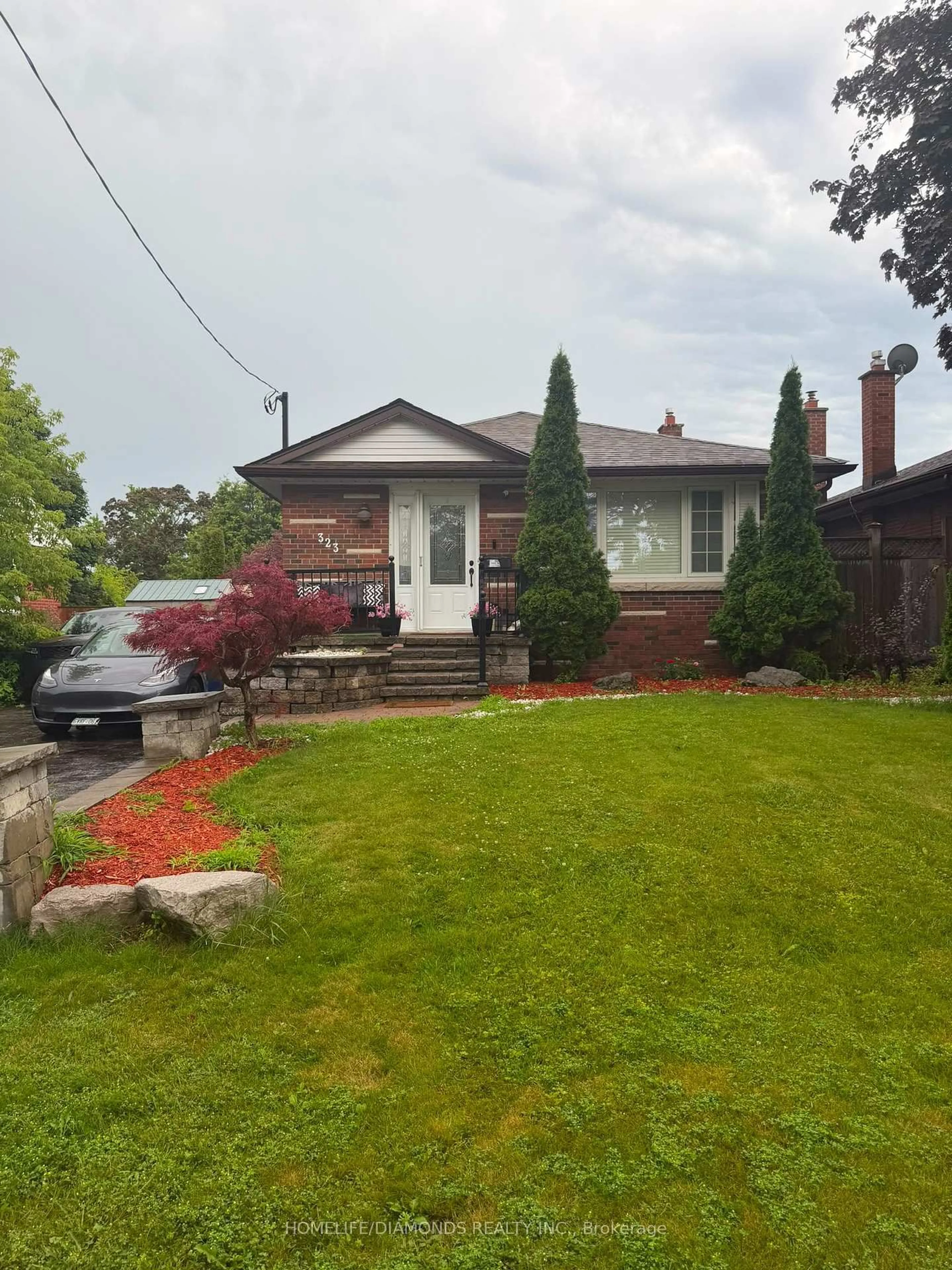 Unknown for 323 Ridgeway Ave, Oshawa Ontario L1J 2T9