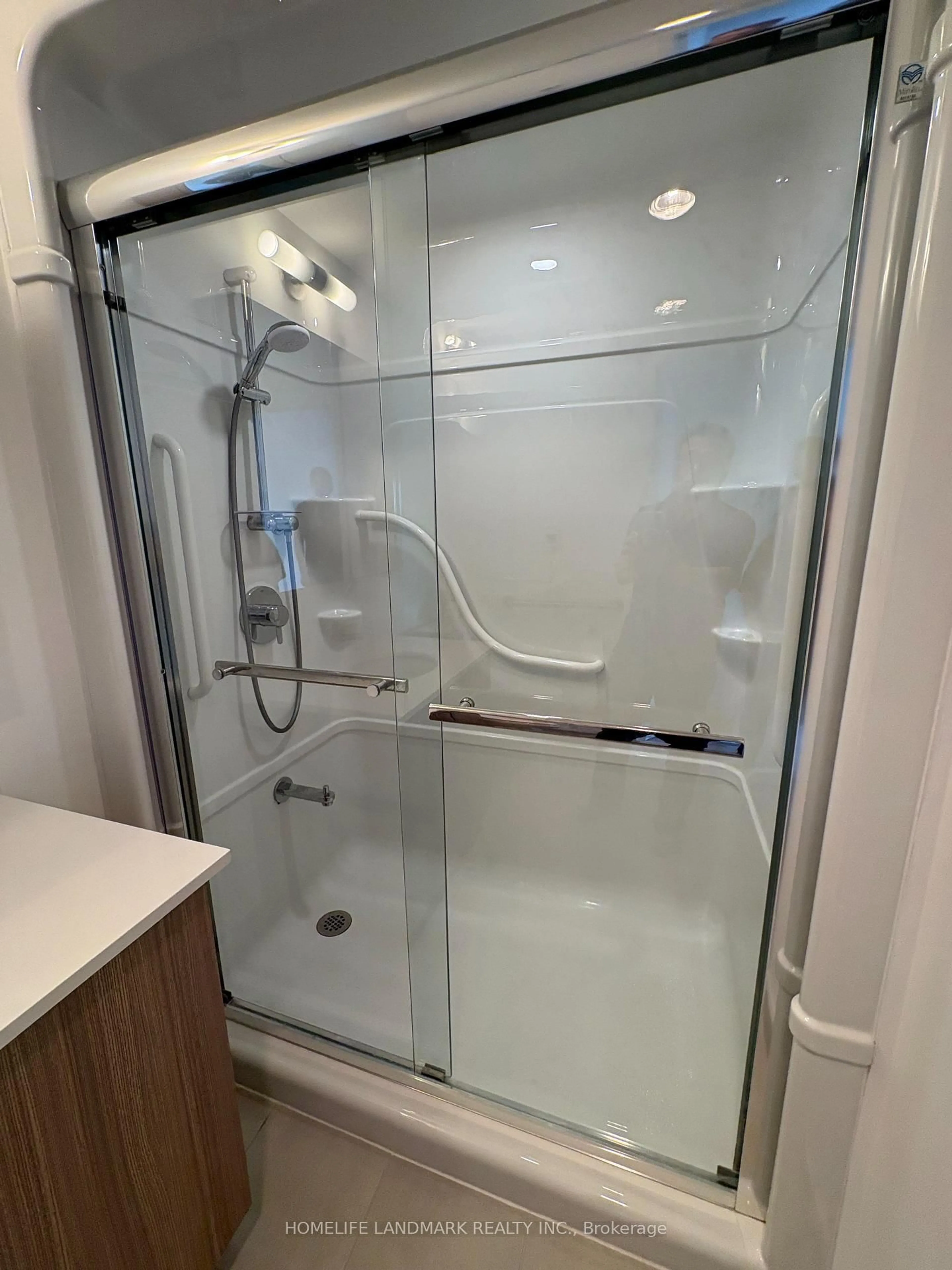 Contemporary bathroom, ceramic/tile floor for 1028 McNicoll Ave #922, Toronto Ontario M1W 0A8