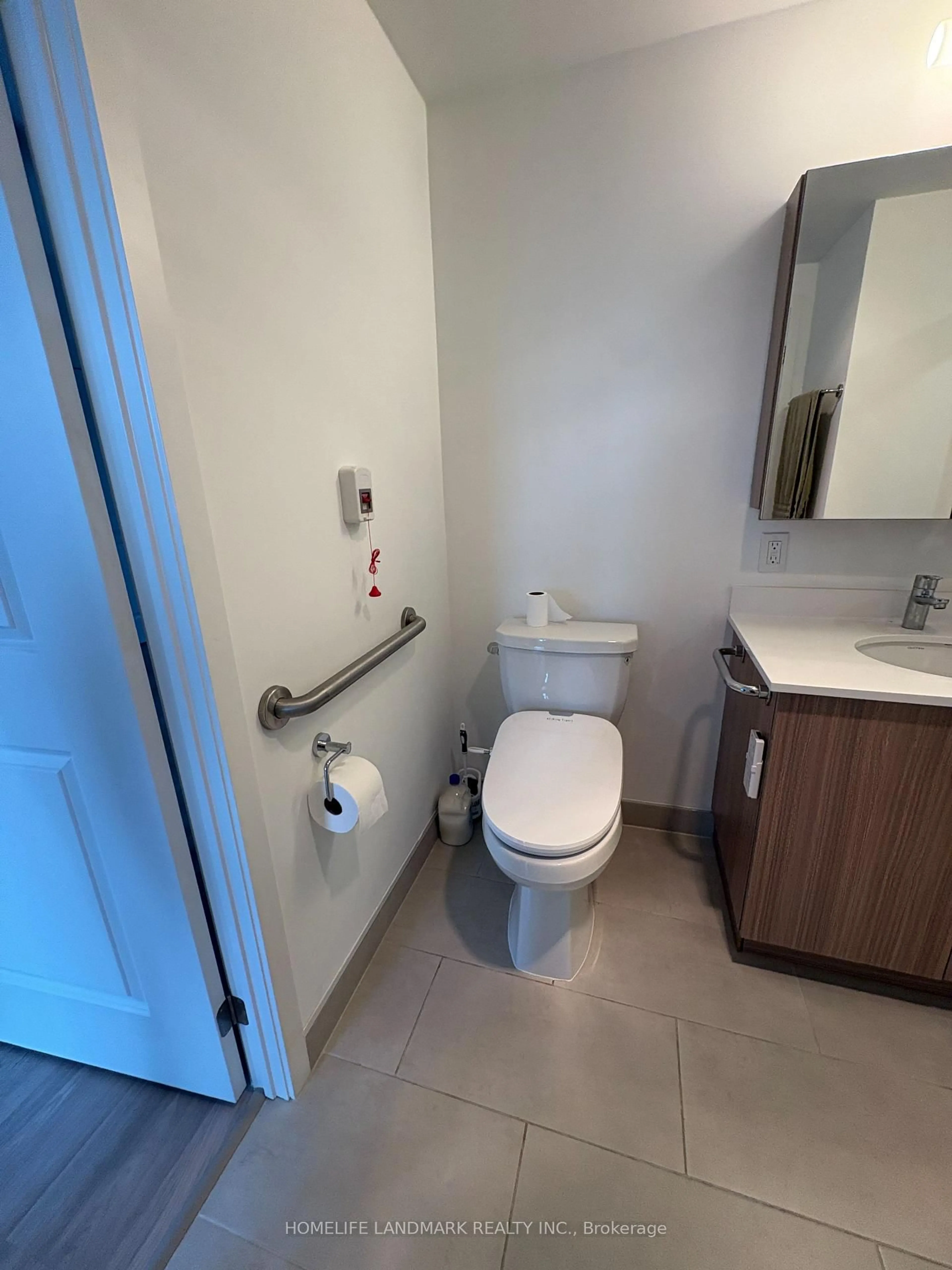 Standard bathroom, floor is not visible for 1028 McNicoll Ave #922, Toronto Ontario M1W 0A8